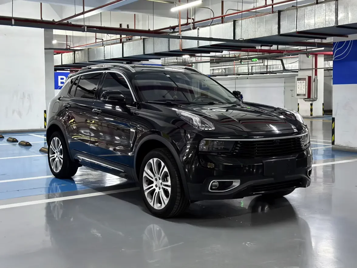 Lynk & Co 01