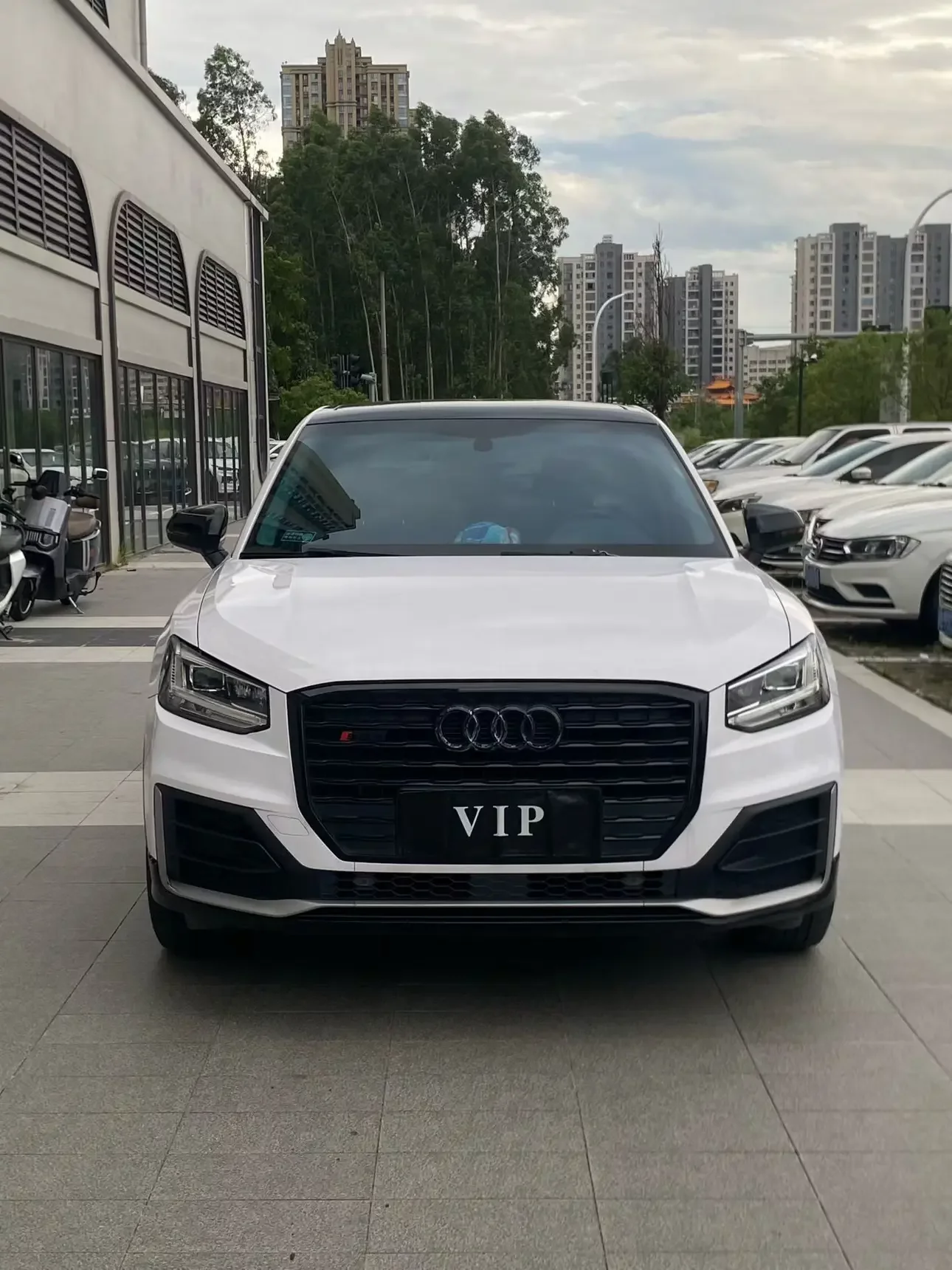 Audi Q2L