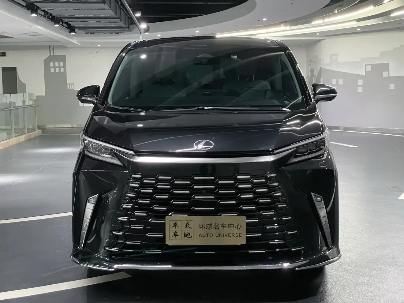 Lexus LM