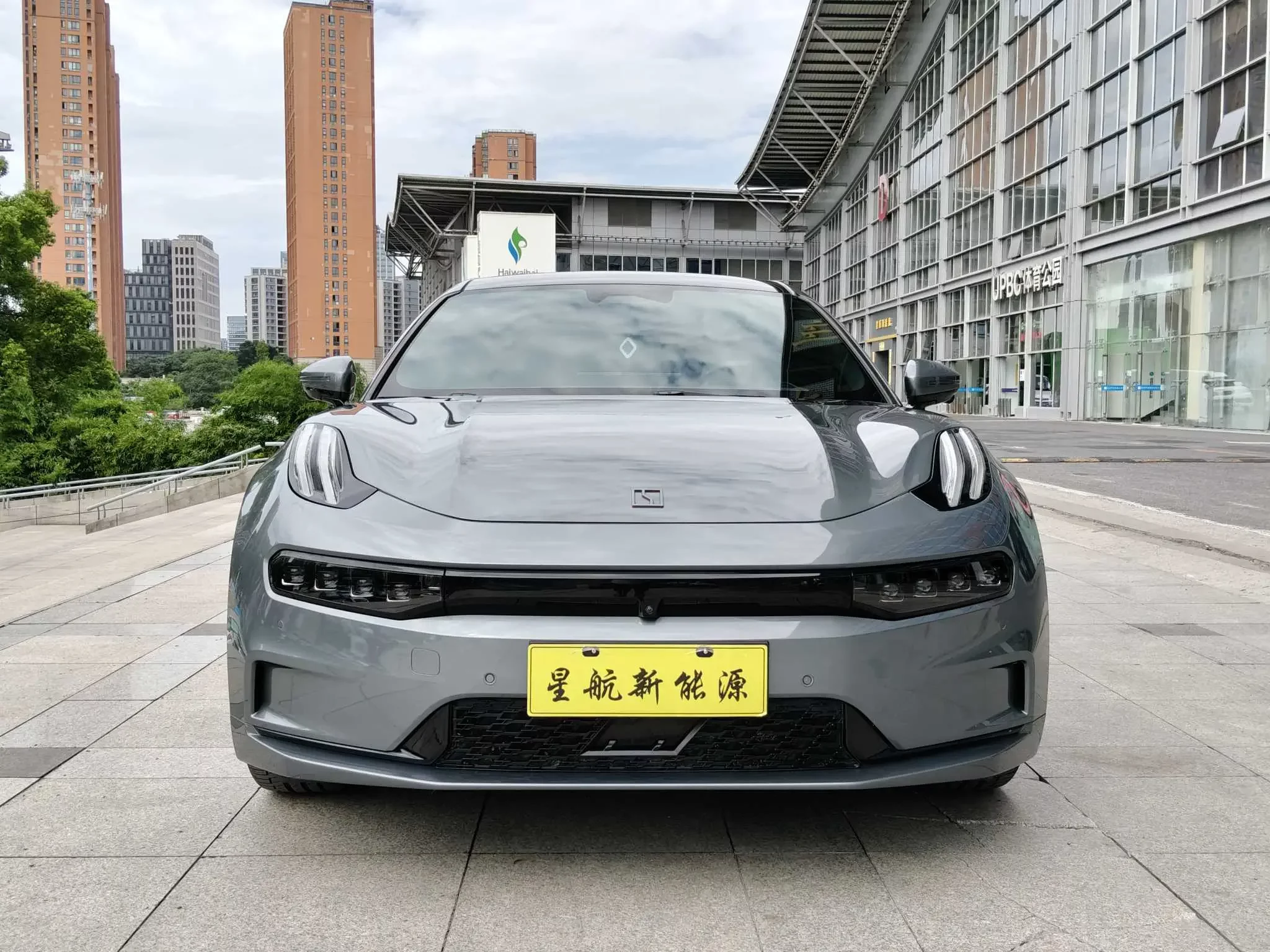 ZEEKR 001
