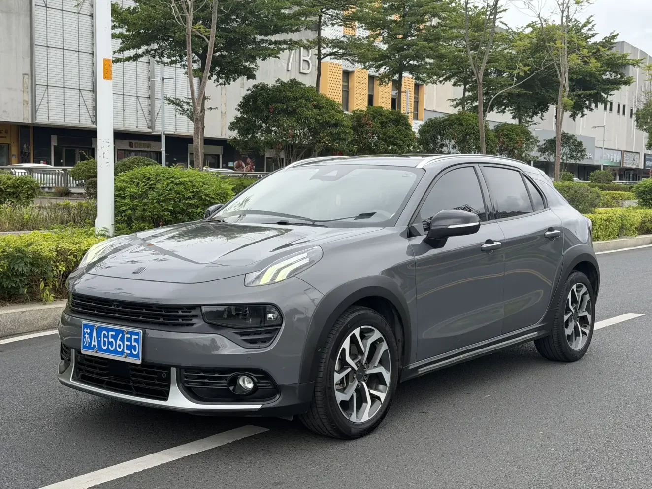 Lynk & Co 02