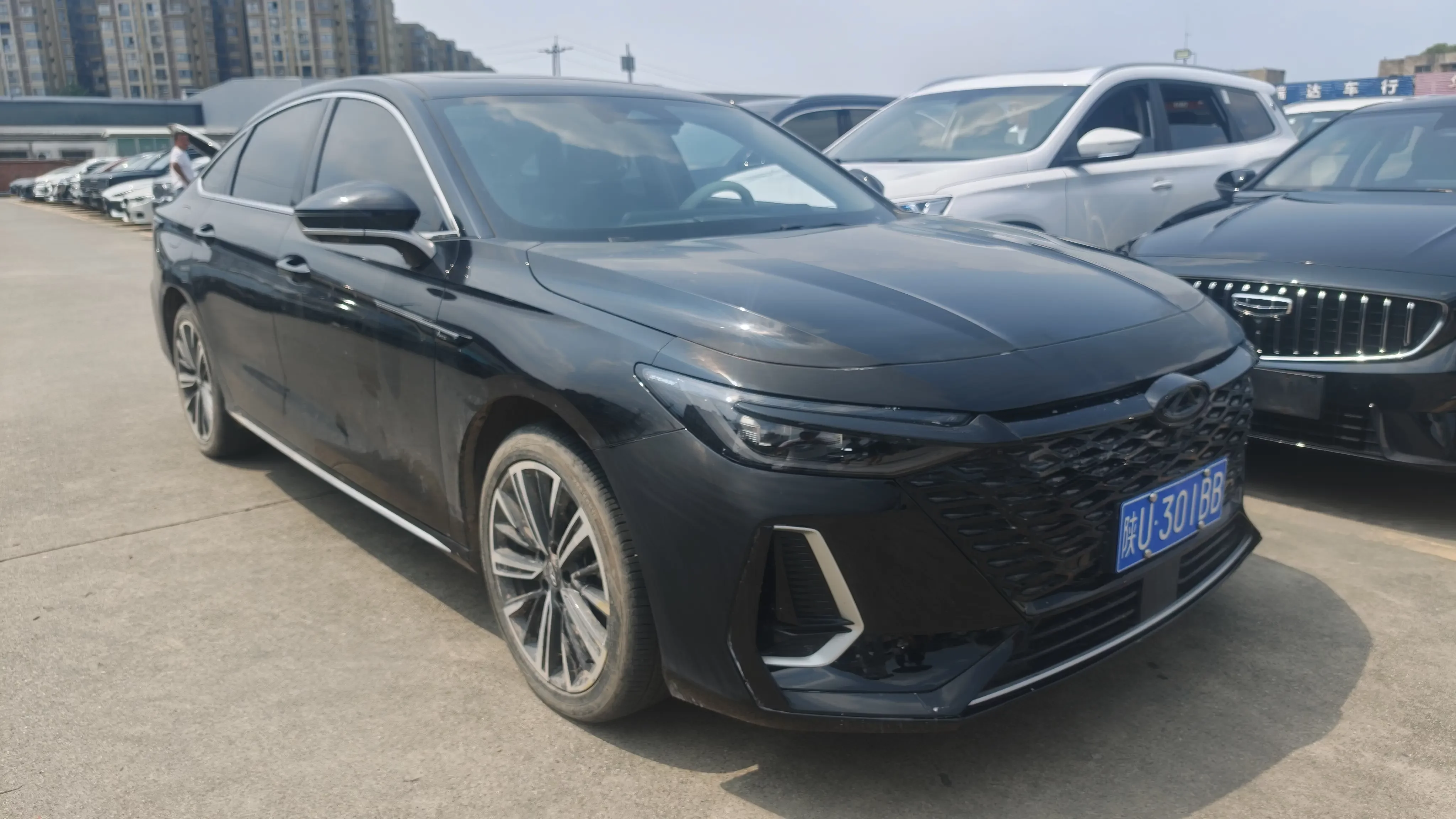 Chery Arrizo 8