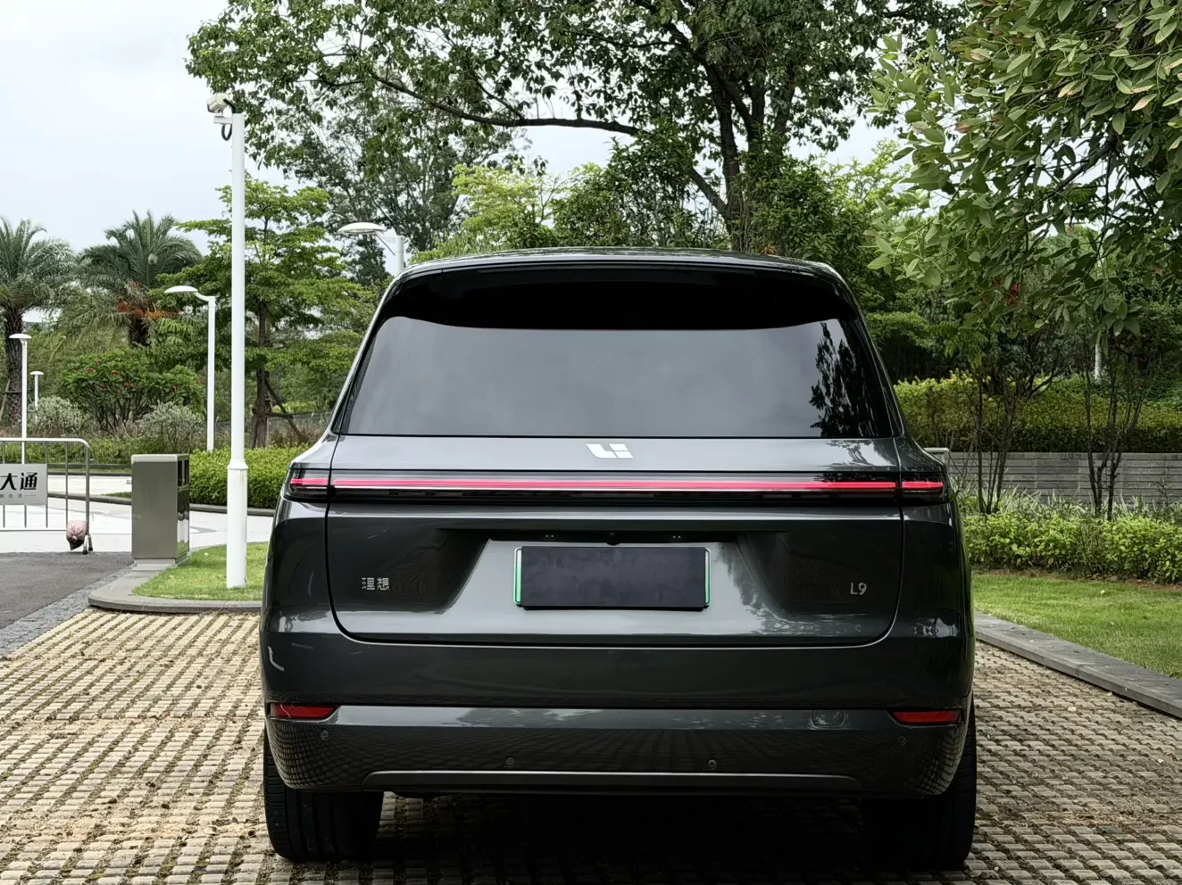 Li L9 (Ideal L9)