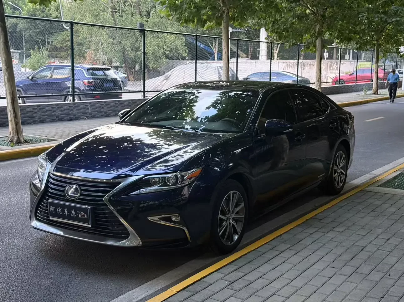 Lexus ES
