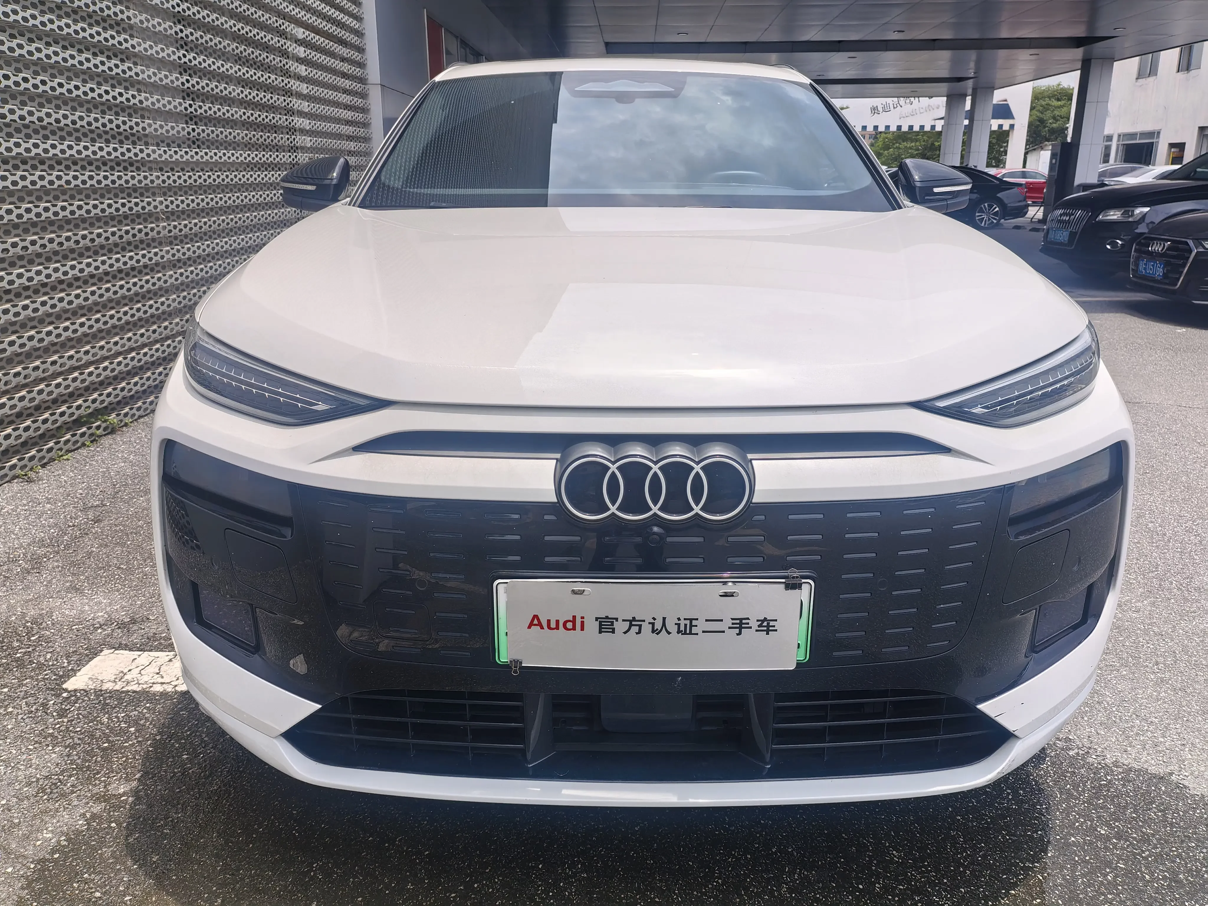 Audi Q6L e-tron