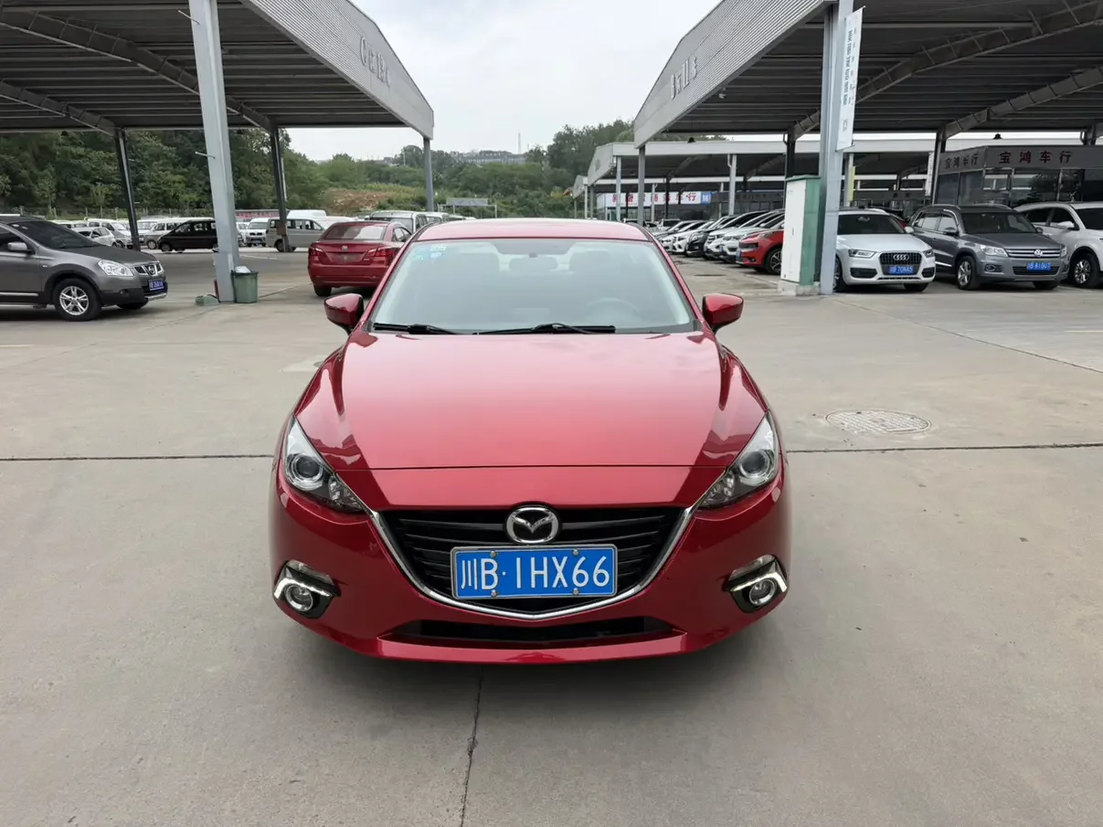 Mazda Axela (3)