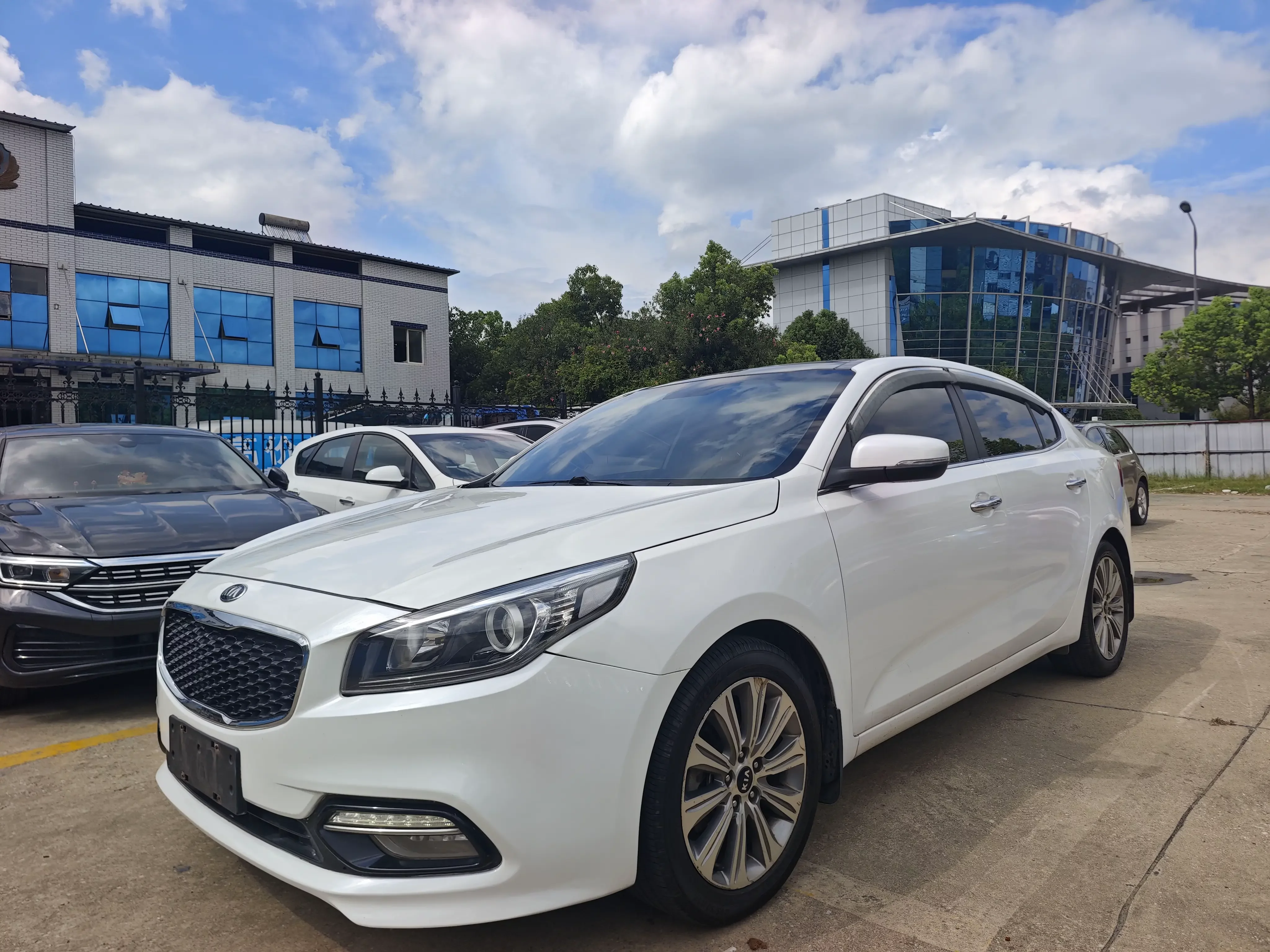 Kia K4