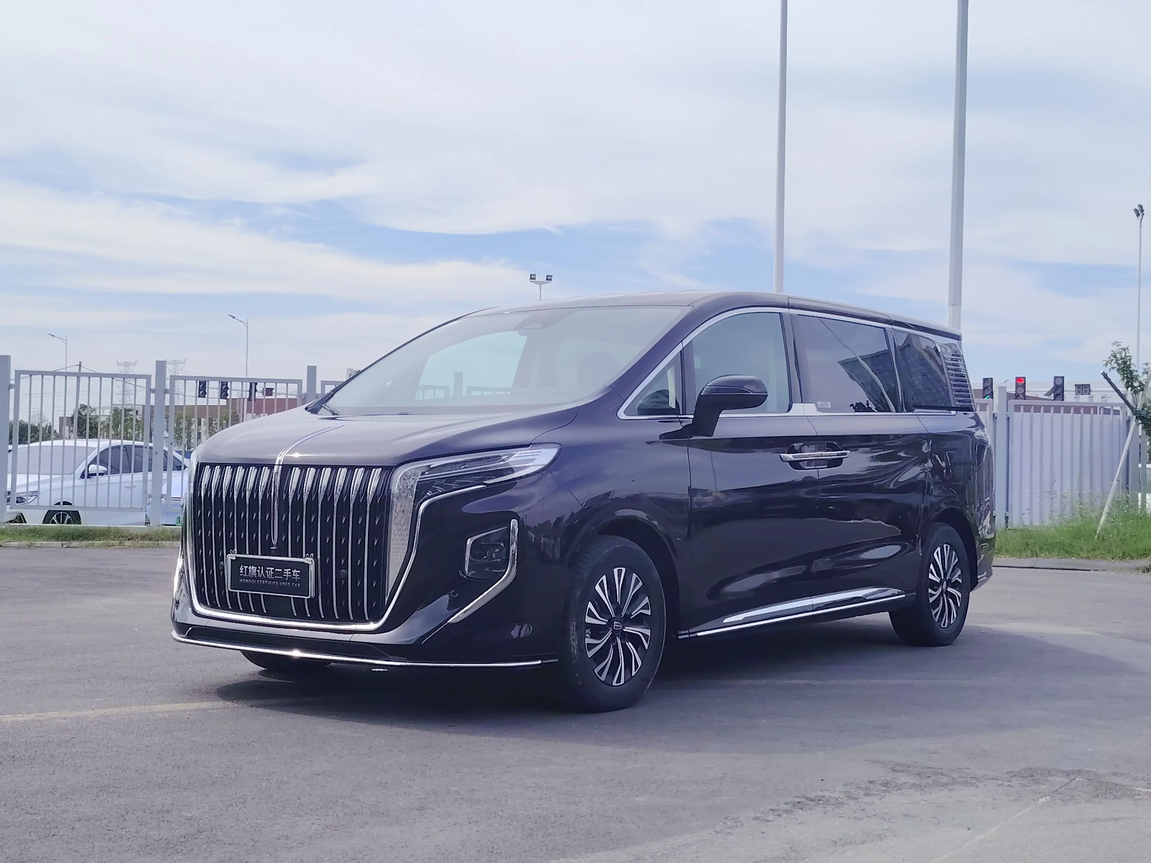 Hongqi HQ9