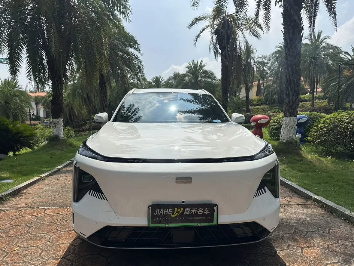 Geely Galaxy L7