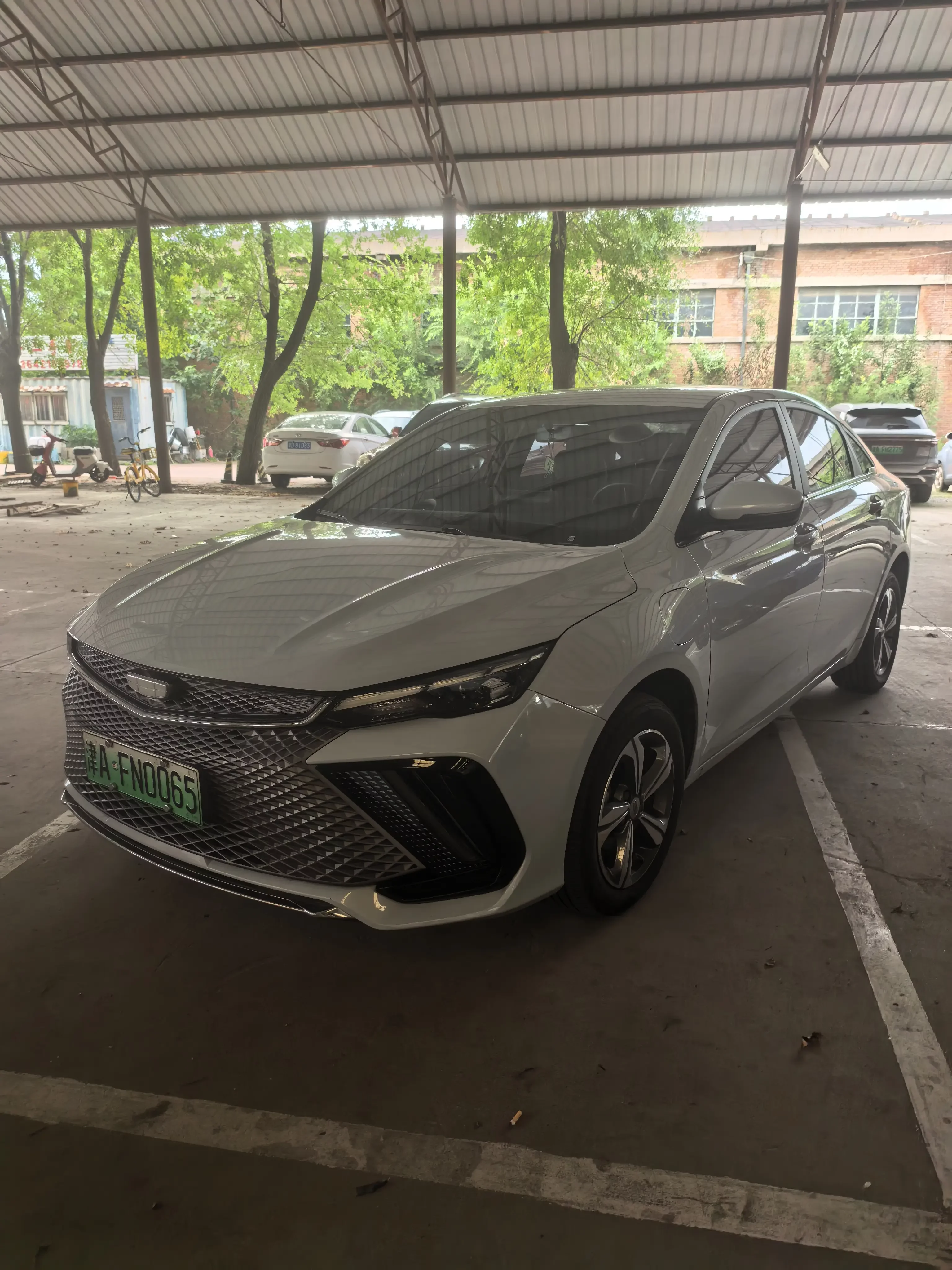 Geely Emgrand L HiP