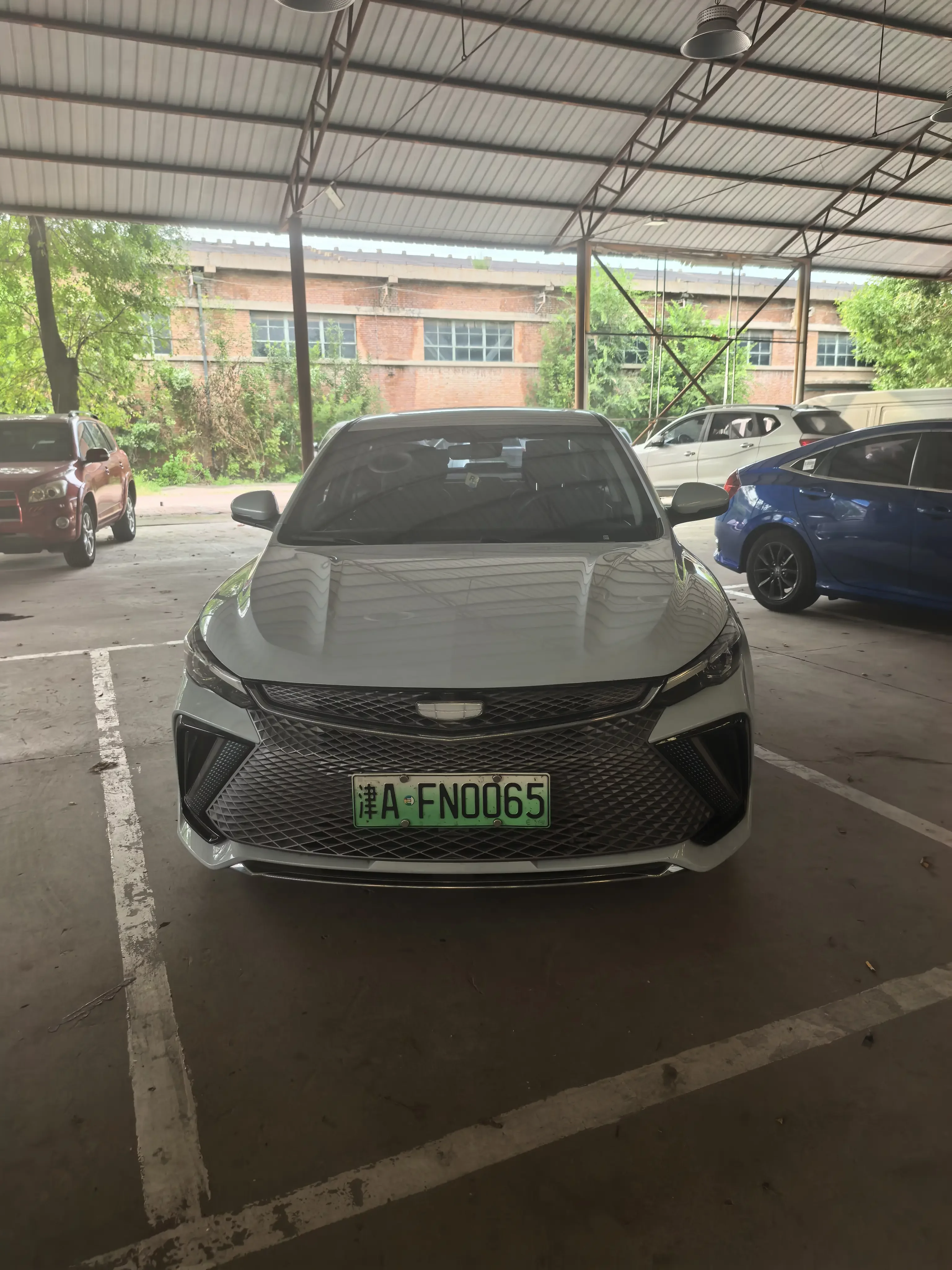 Geely Emgrand L HiP