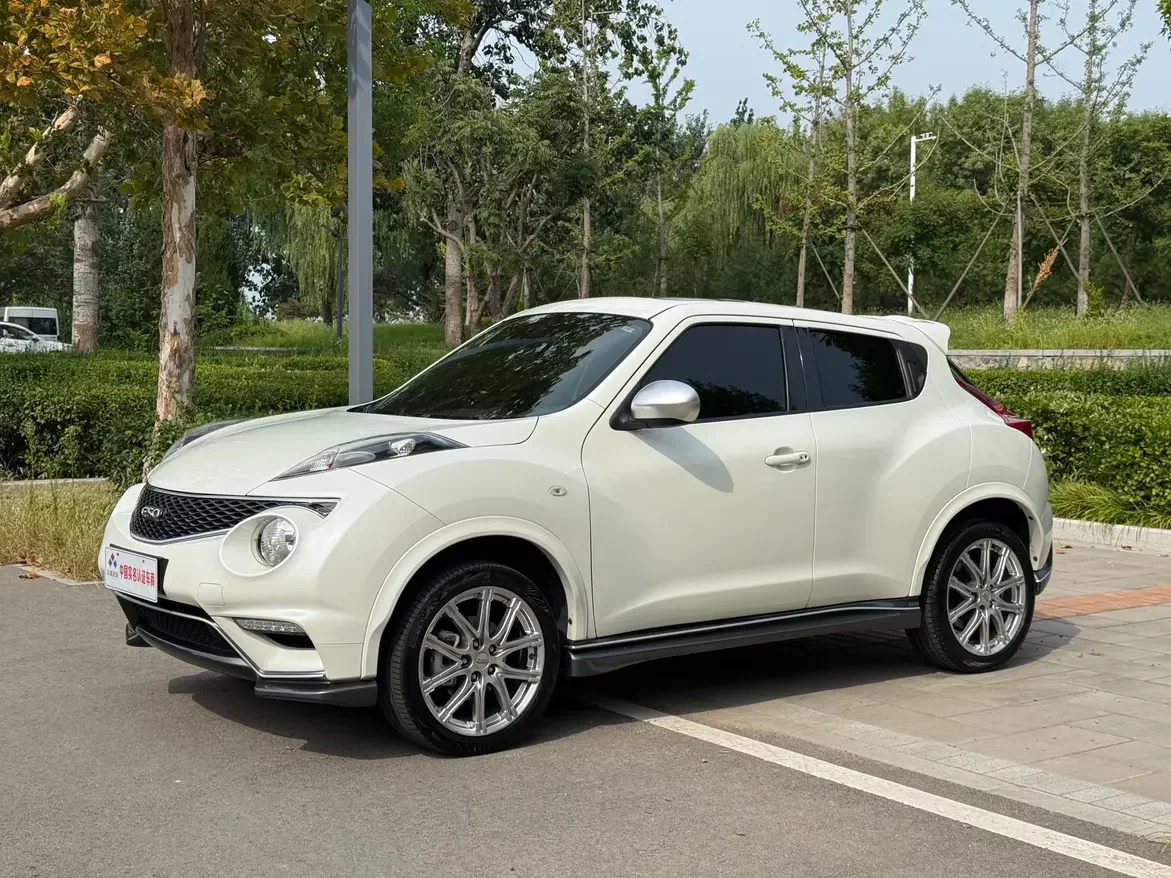 Infiniti ESQ  из Китая