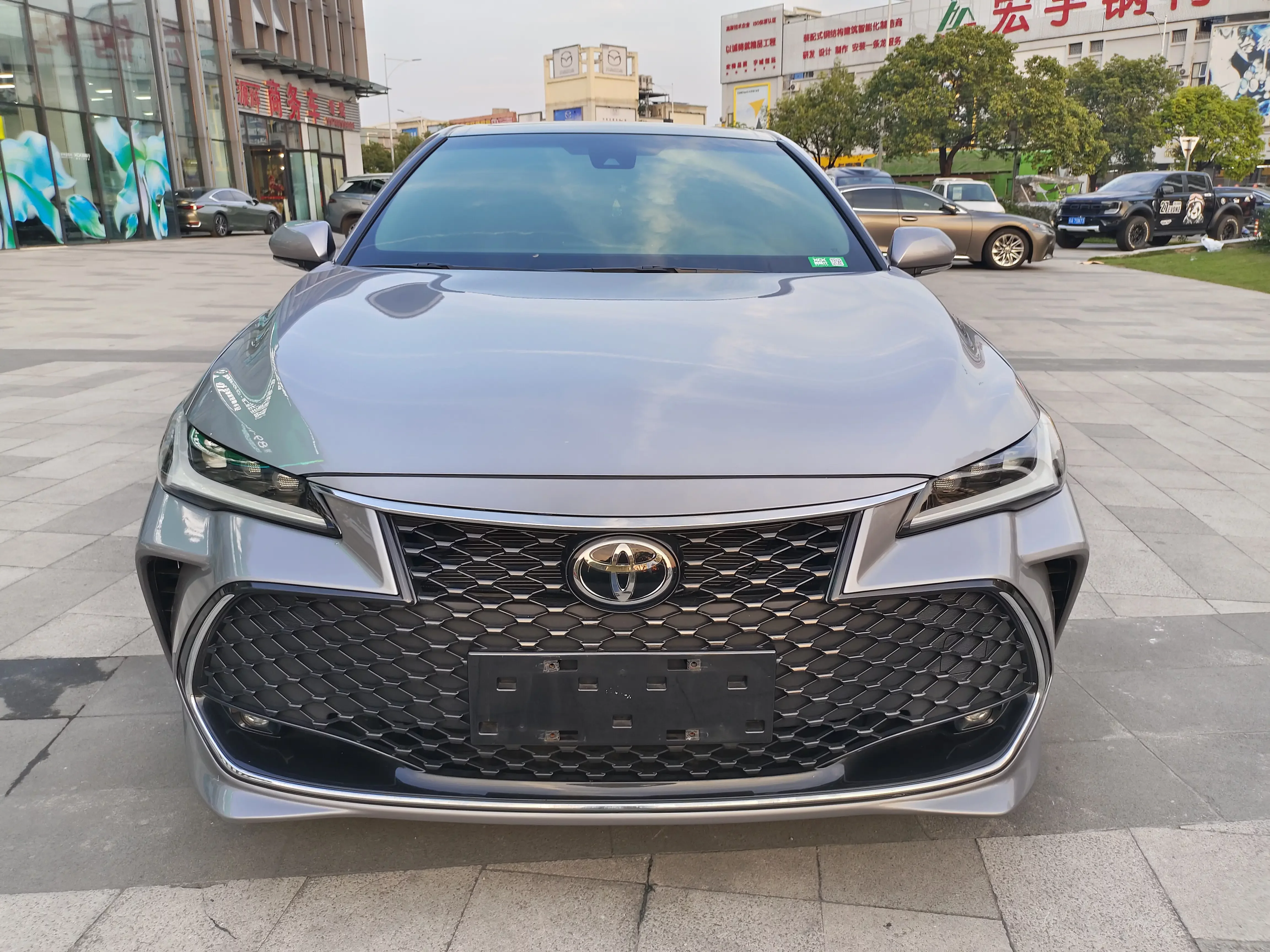 Toyota Avalon (asian dragon)