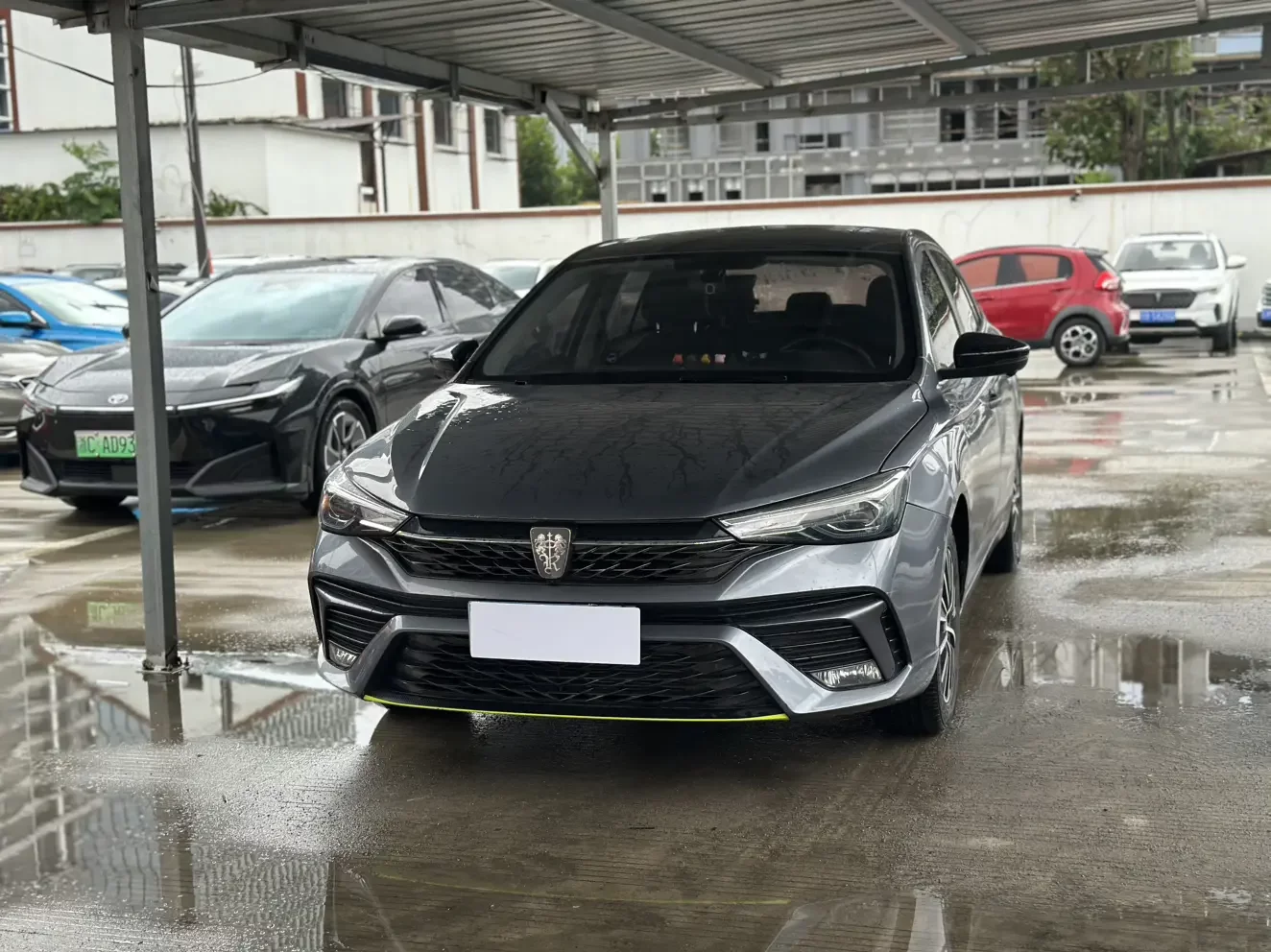 Roewe i5