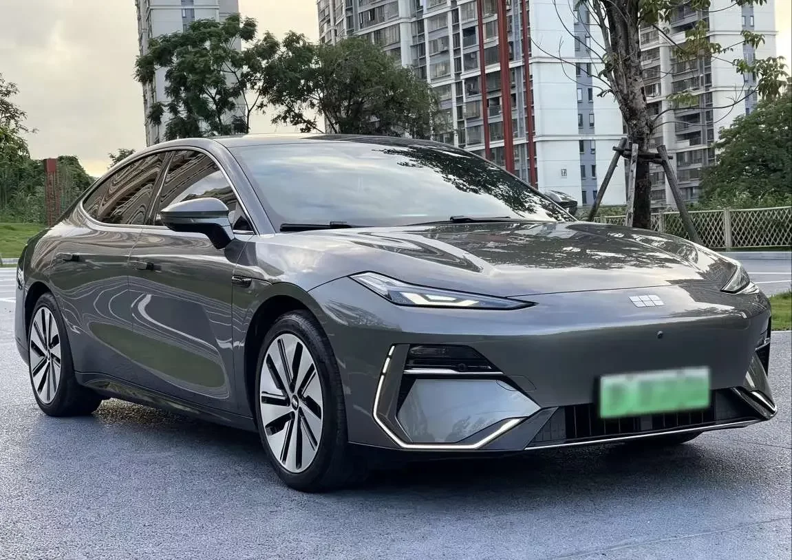Geely Galaxy E8