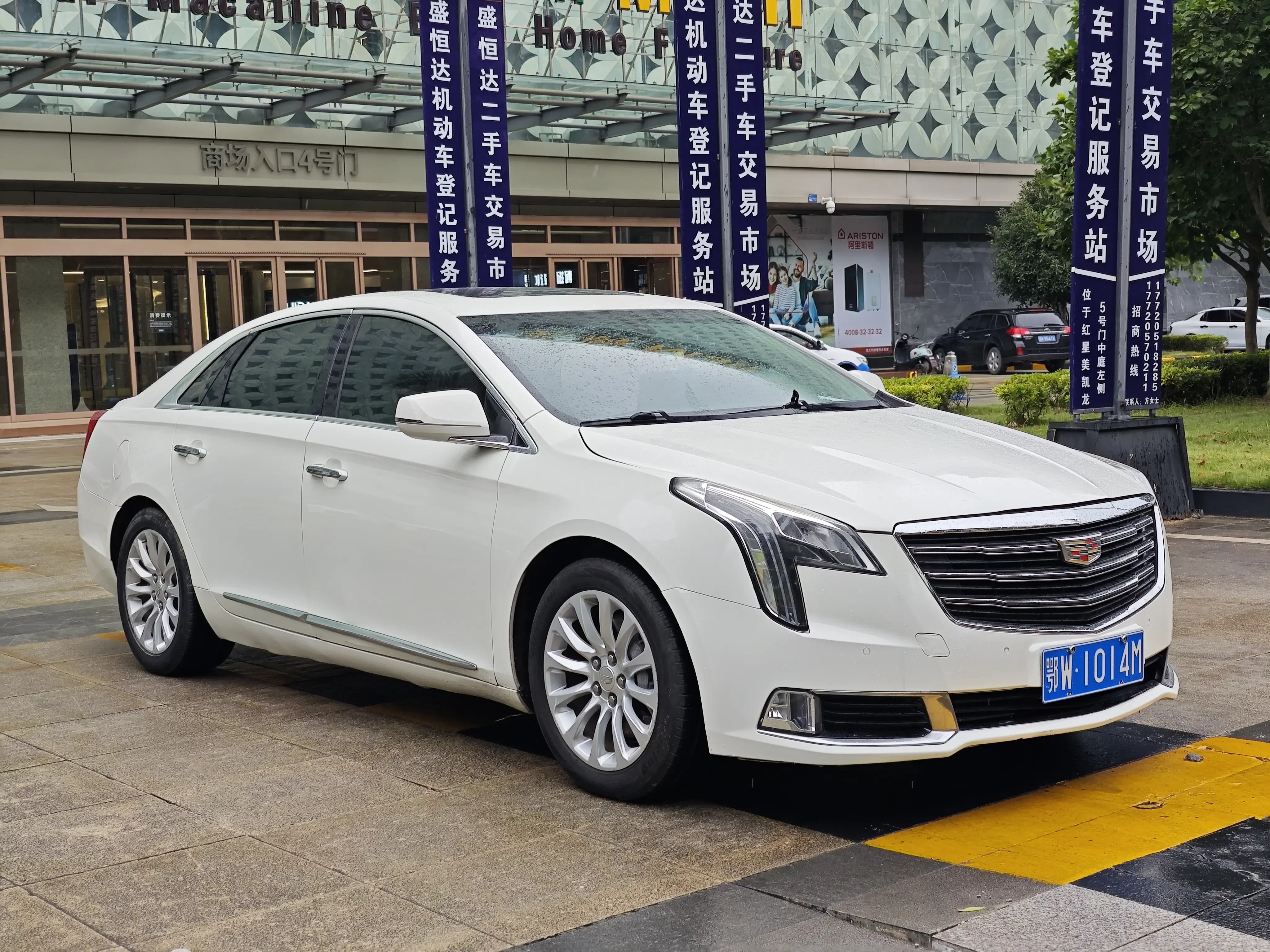 Cadillac XTS