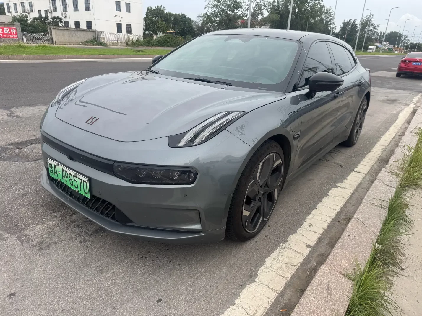 ZEEKR 001