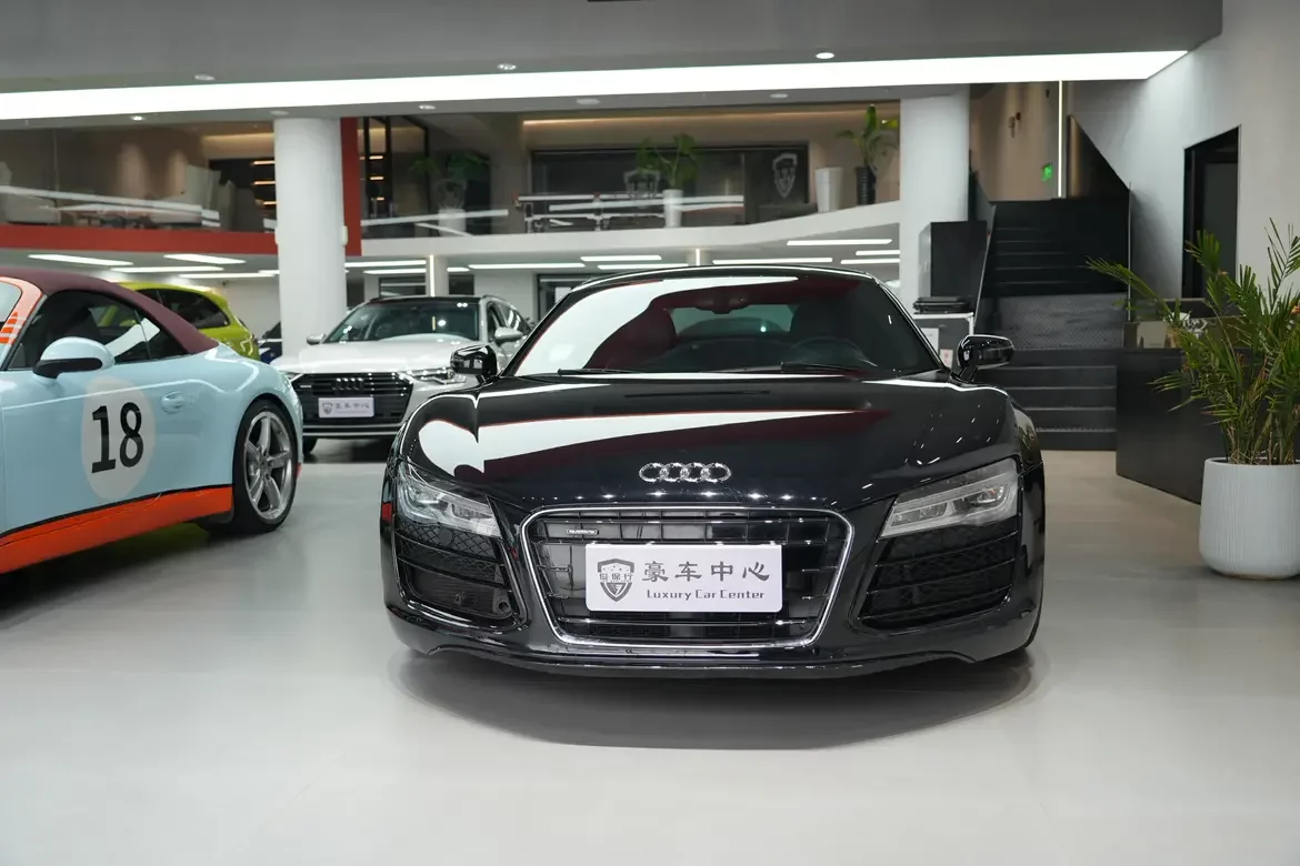 Audi R8