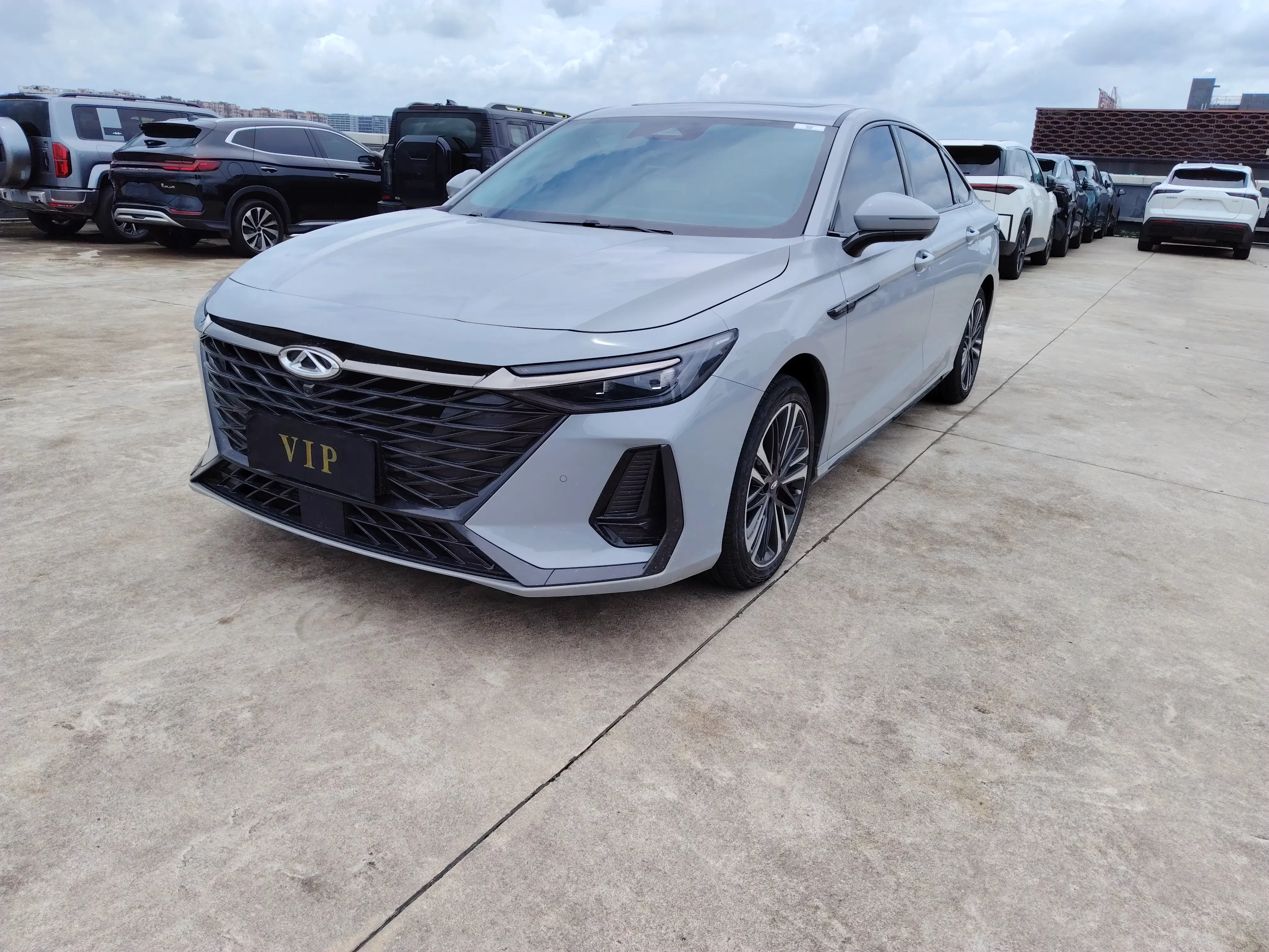 Chery Arrizo 8