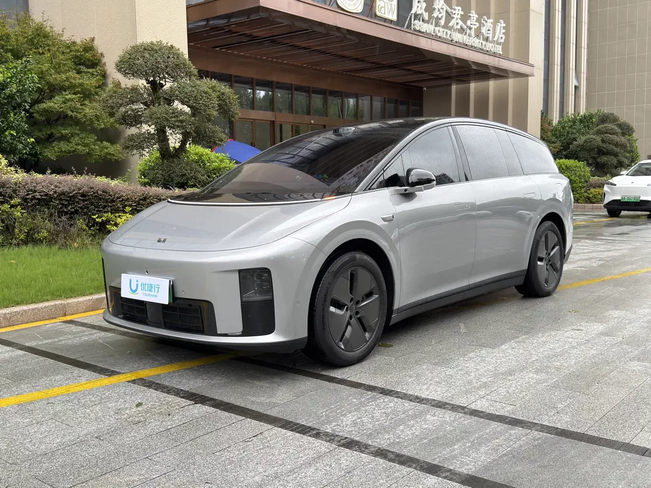 Li Ideal i8