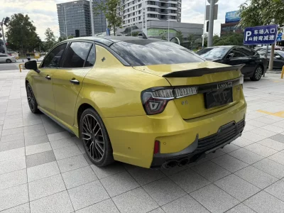 Lynk & Co 03