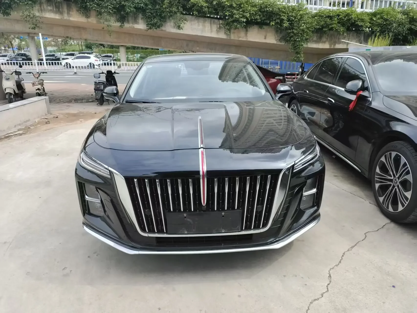 Hongqi H5