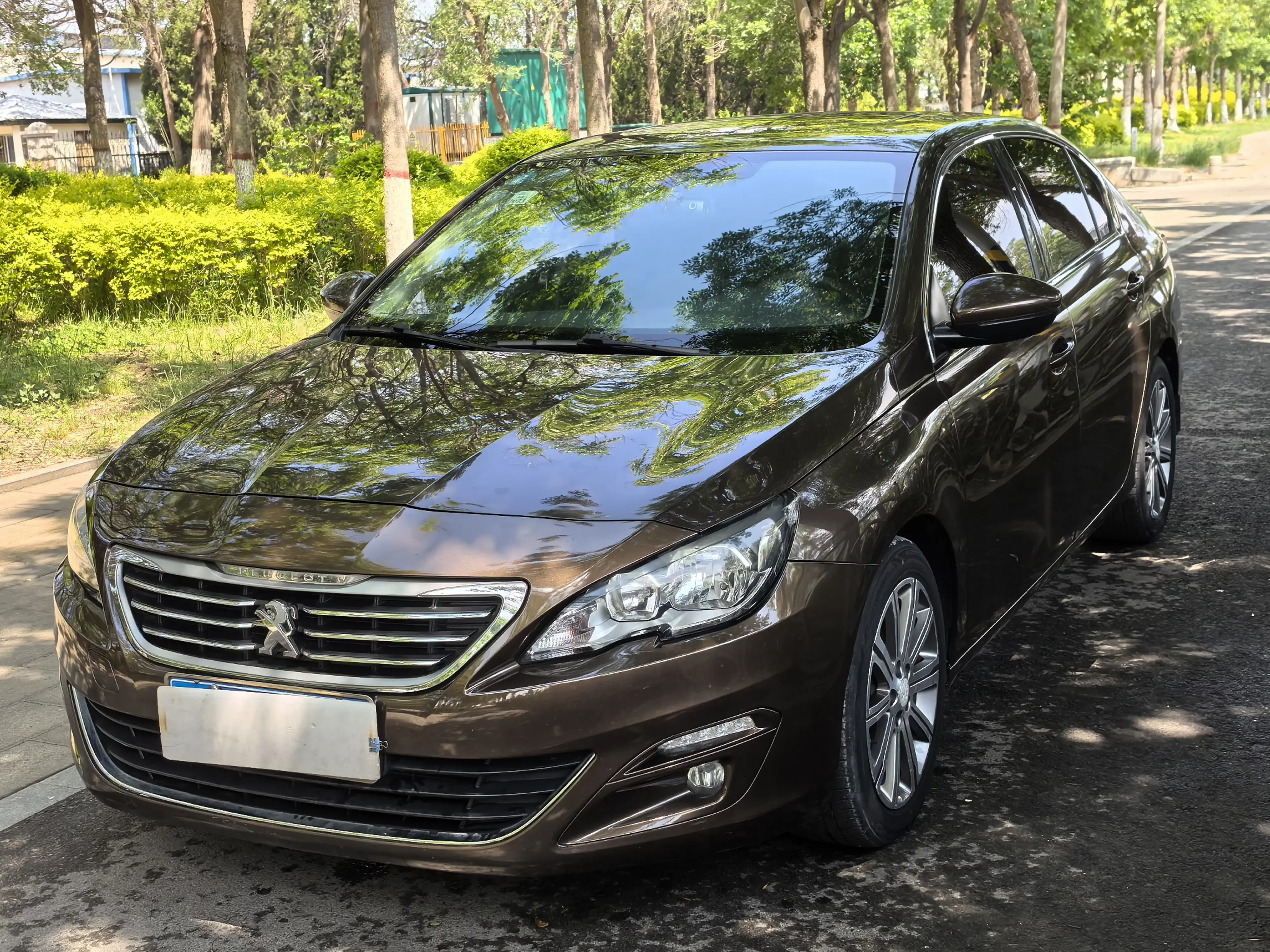 Peugeot 408
