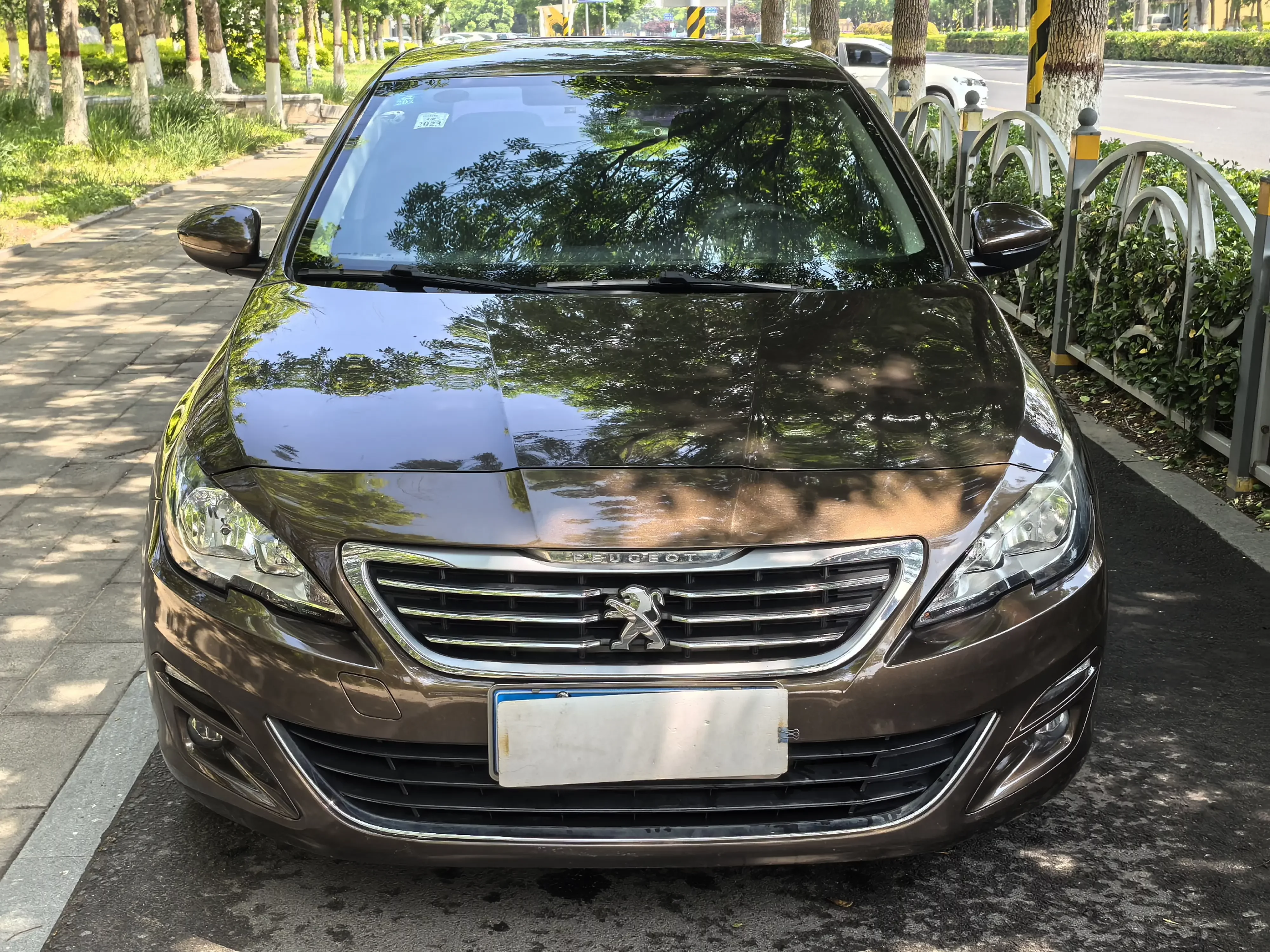 Peugeot 408