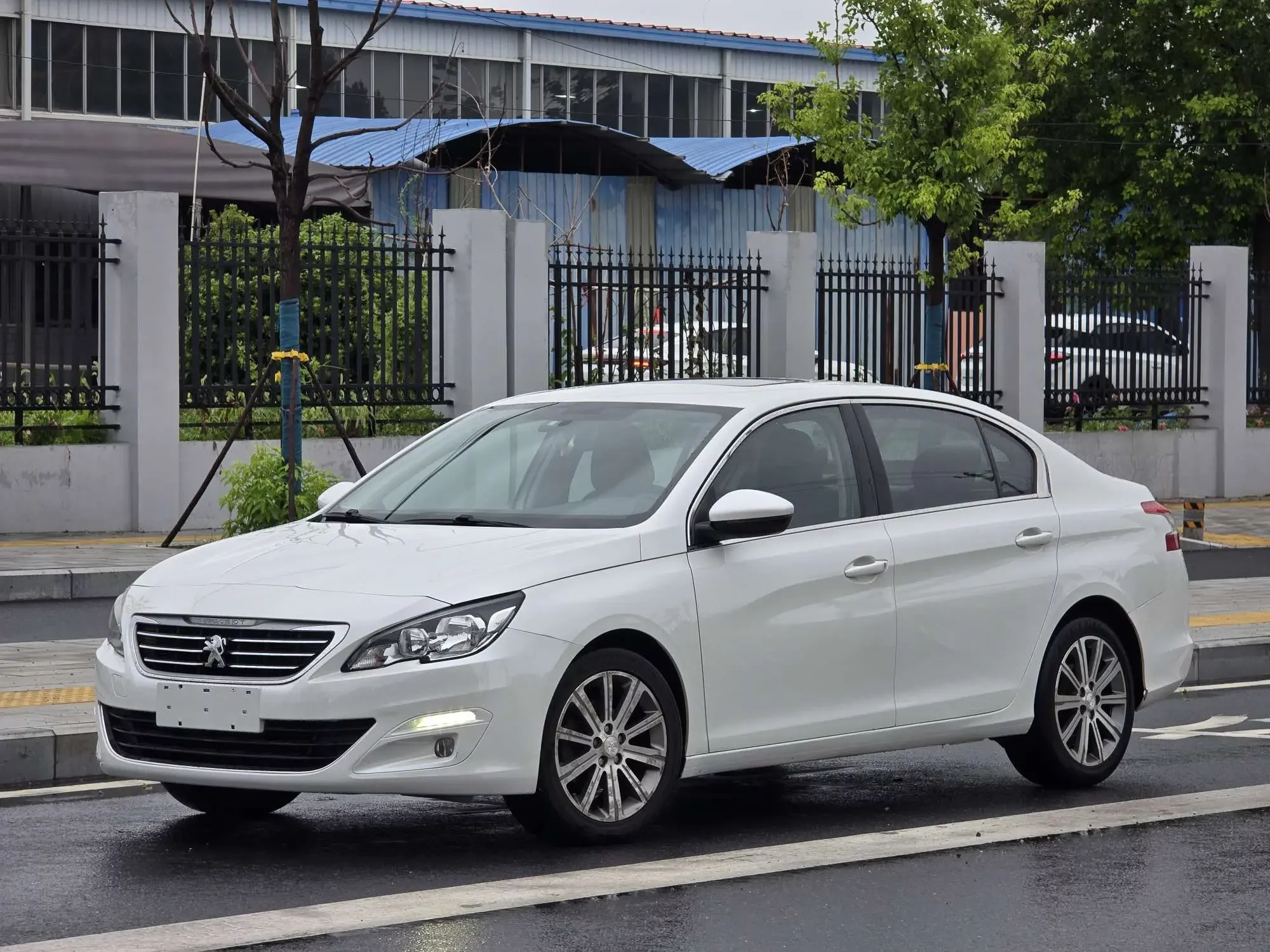 Peugeot 408