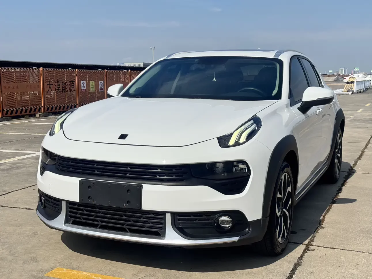 Lynk & Co 02