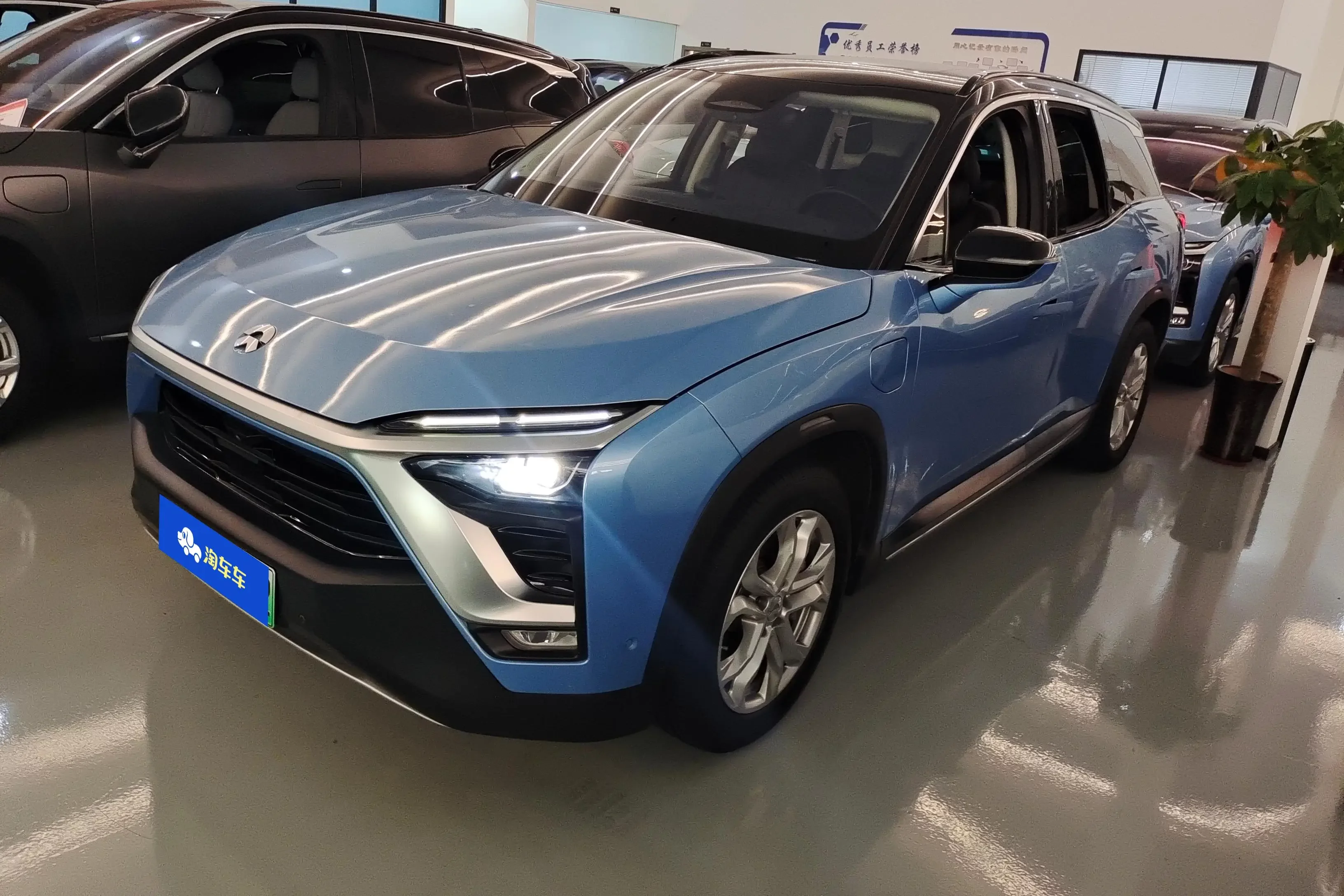 NIO ES8