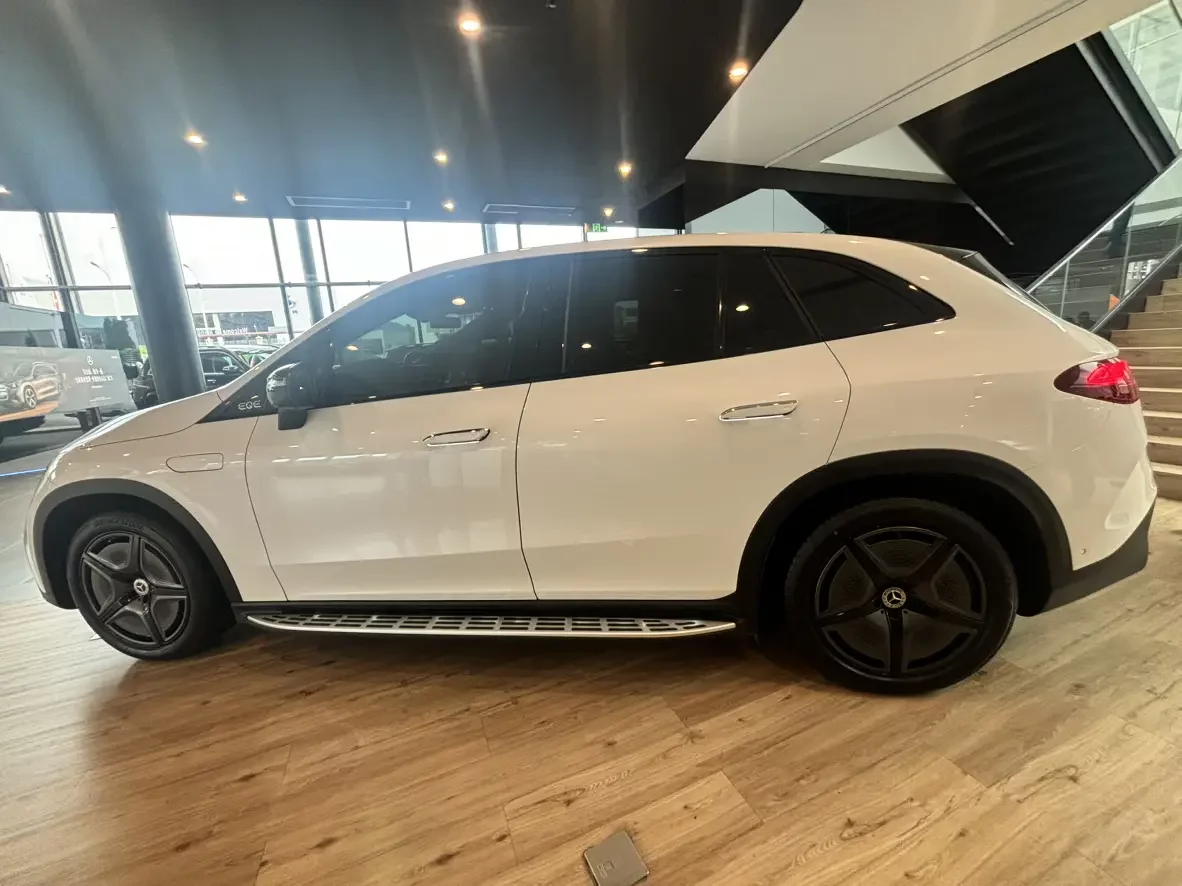 Mercedes-Benz EQE SUV