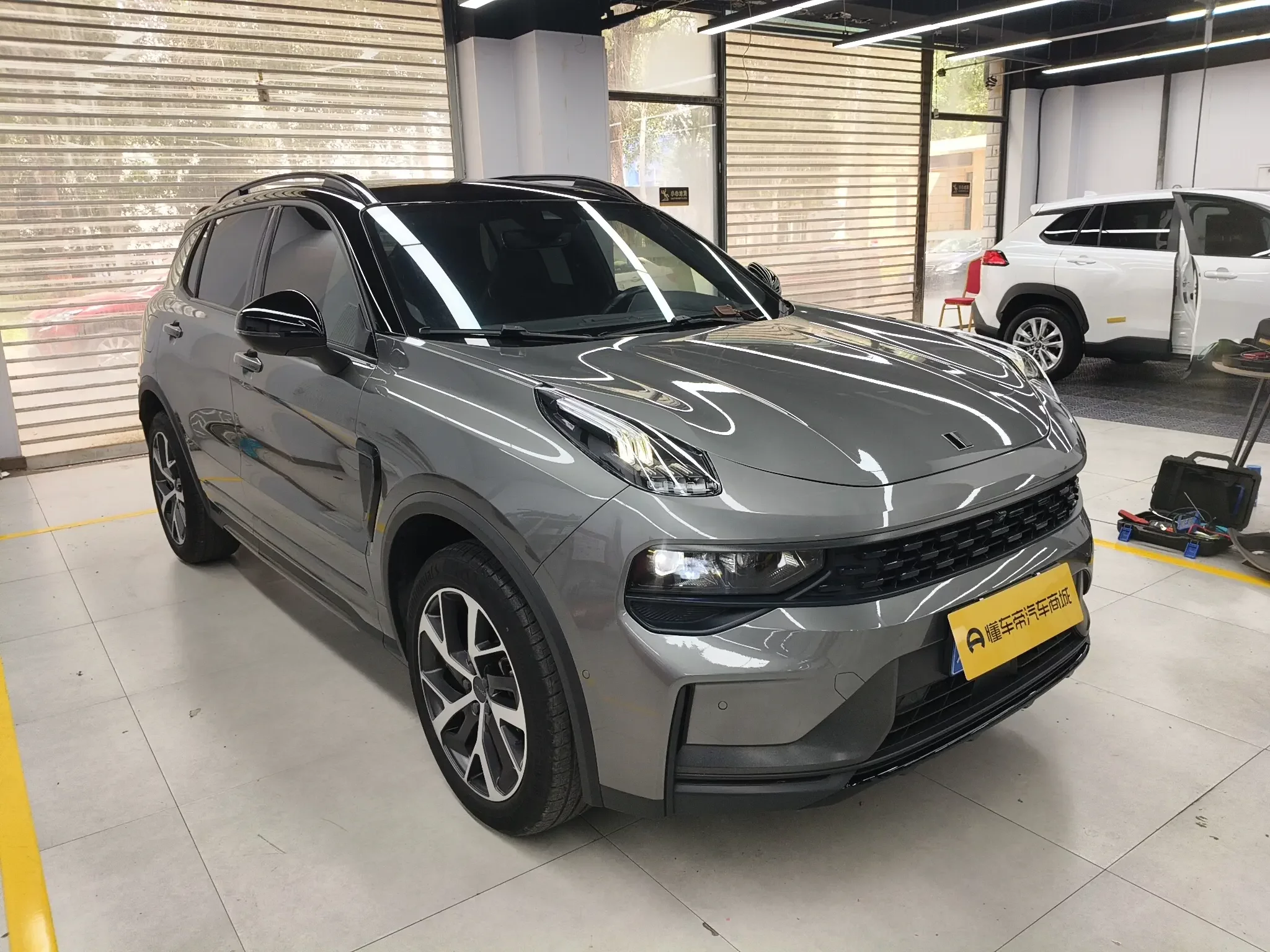 Lynk & Co 01