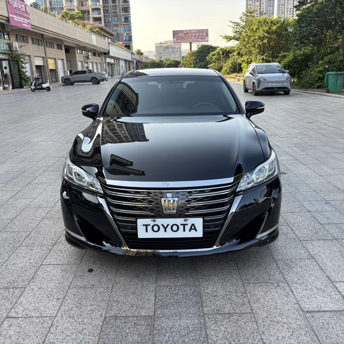 Toyota crown