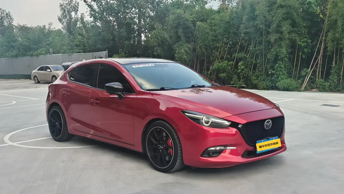 Mazda Axela (3)