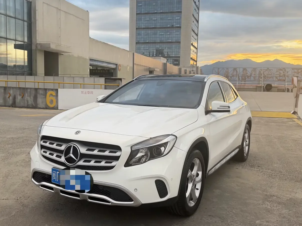 Mercedes-Benz GLA