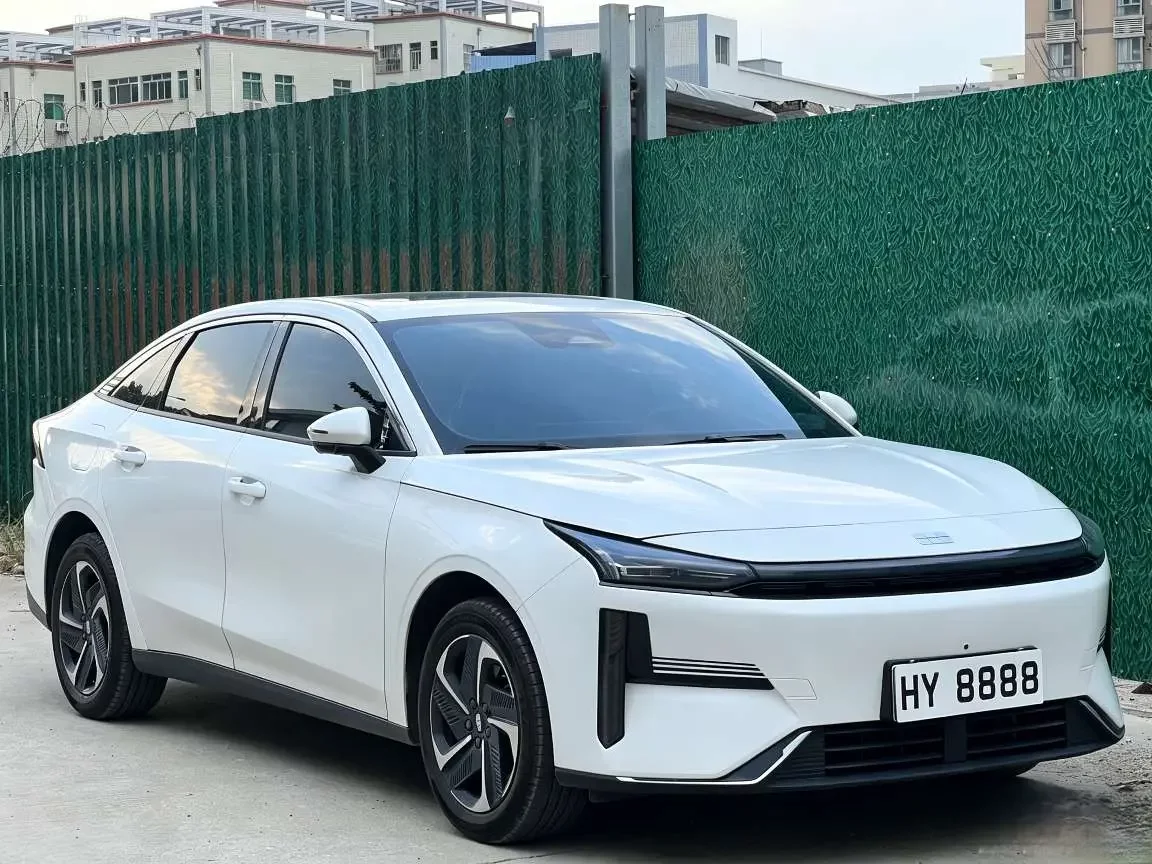 Geely Galaxy L6