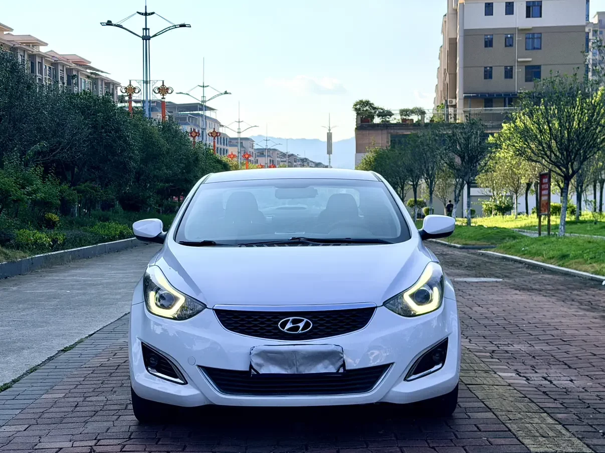 Hyundai Elantra