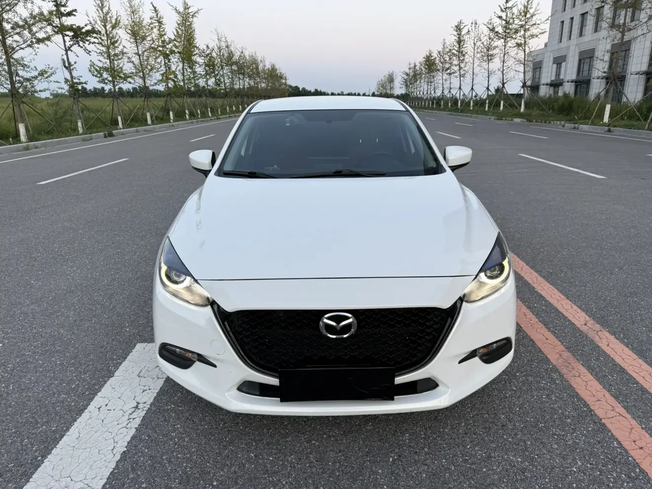 Mazda Axela (3)