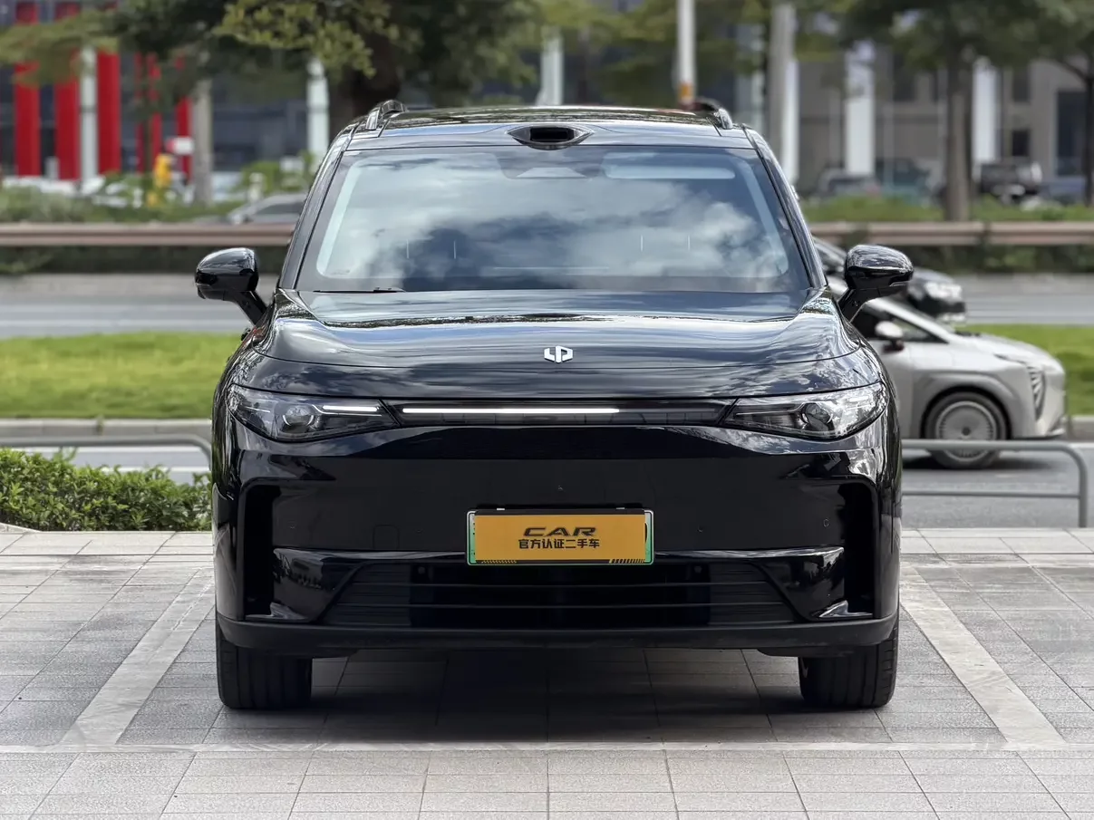 Leapmotor C16