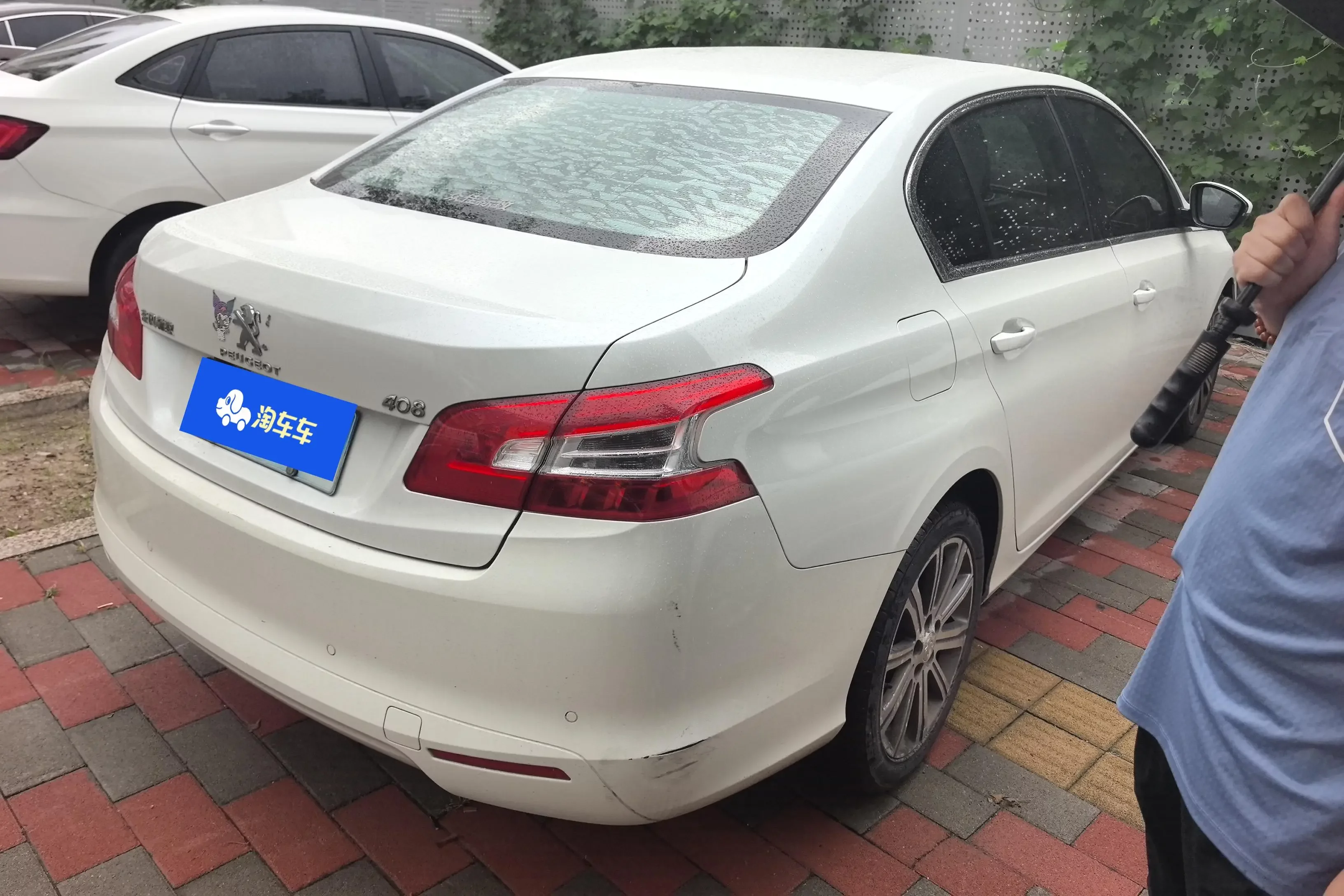 Peugeot 408