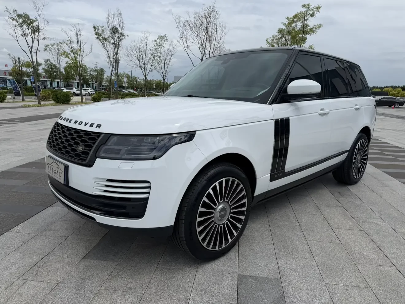 Land Rover range rover