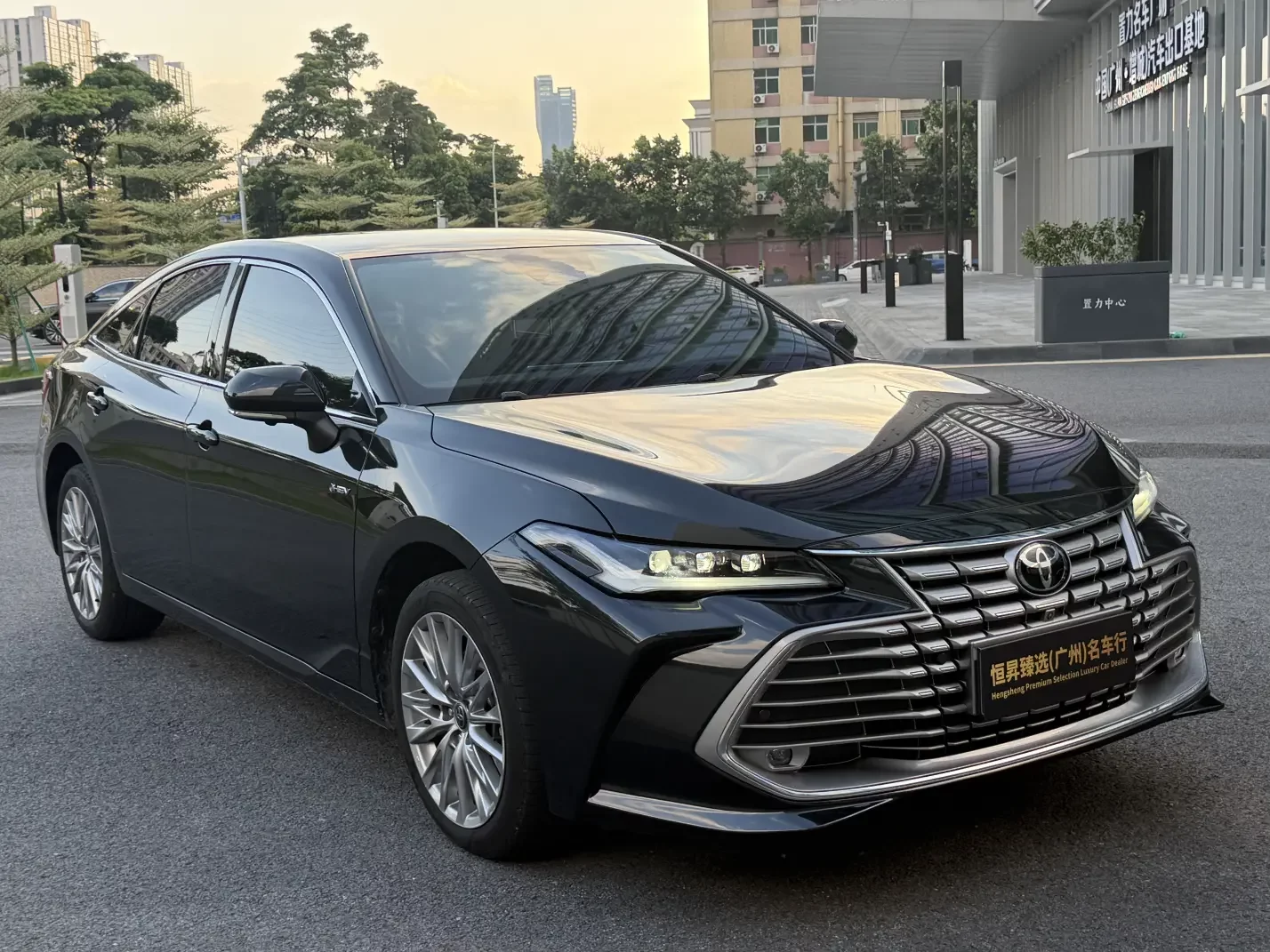 Toyota Avalon (asian dragon)