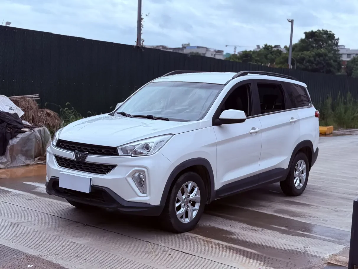 Wuling Hongguang S3