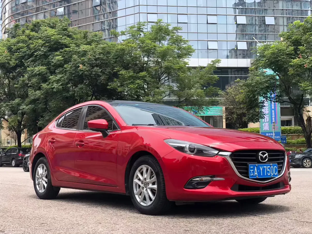 Mazda Axela (3)