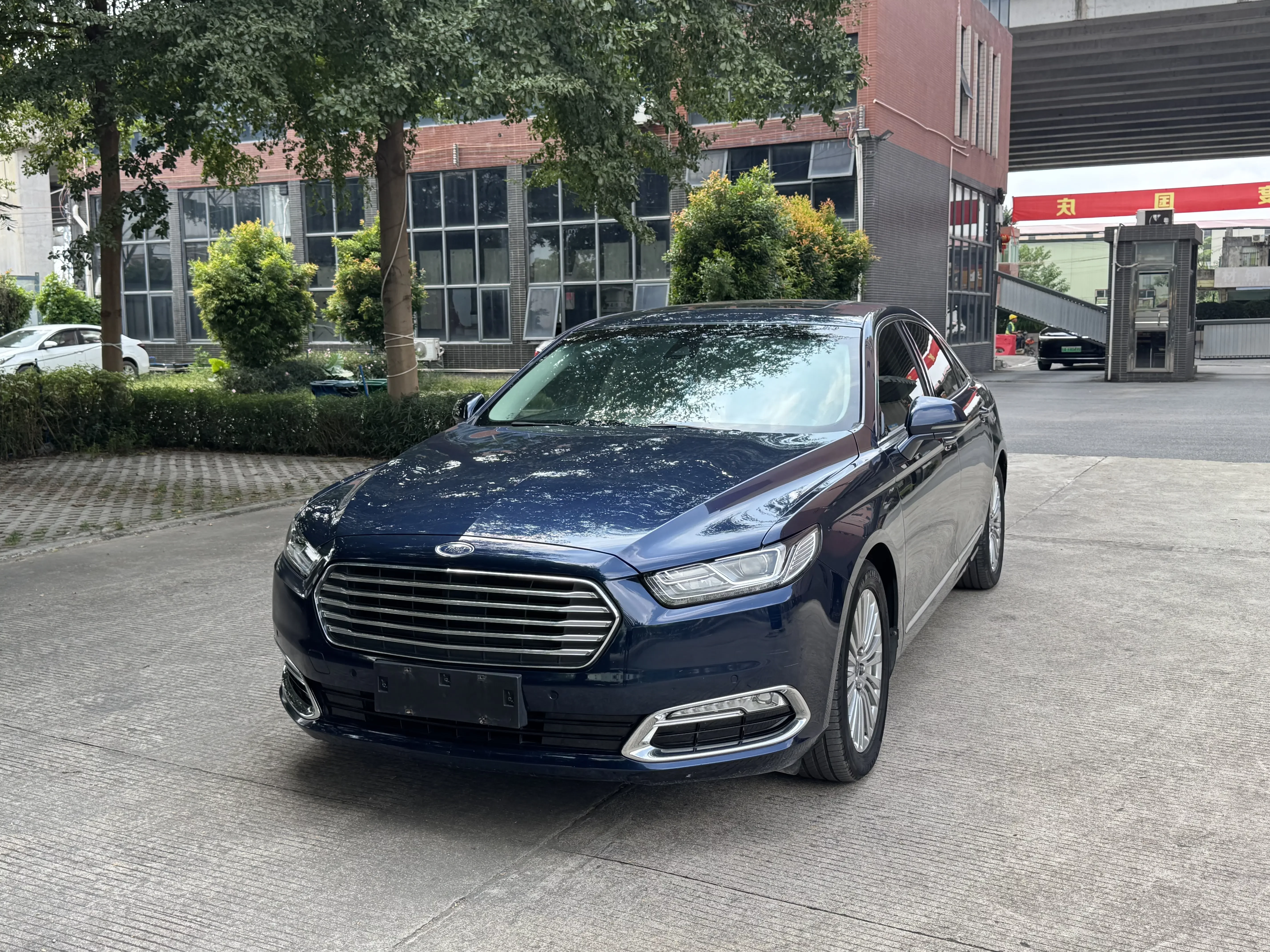 Ford Taurus