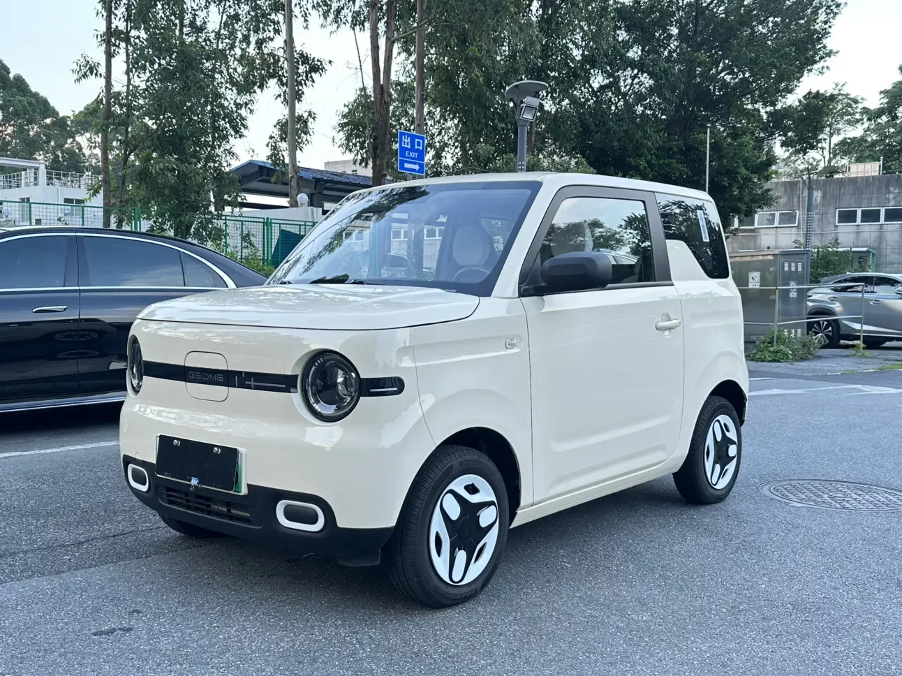 Geely panda