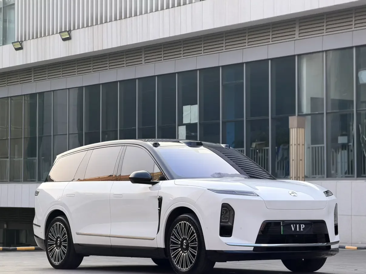NIO ES8