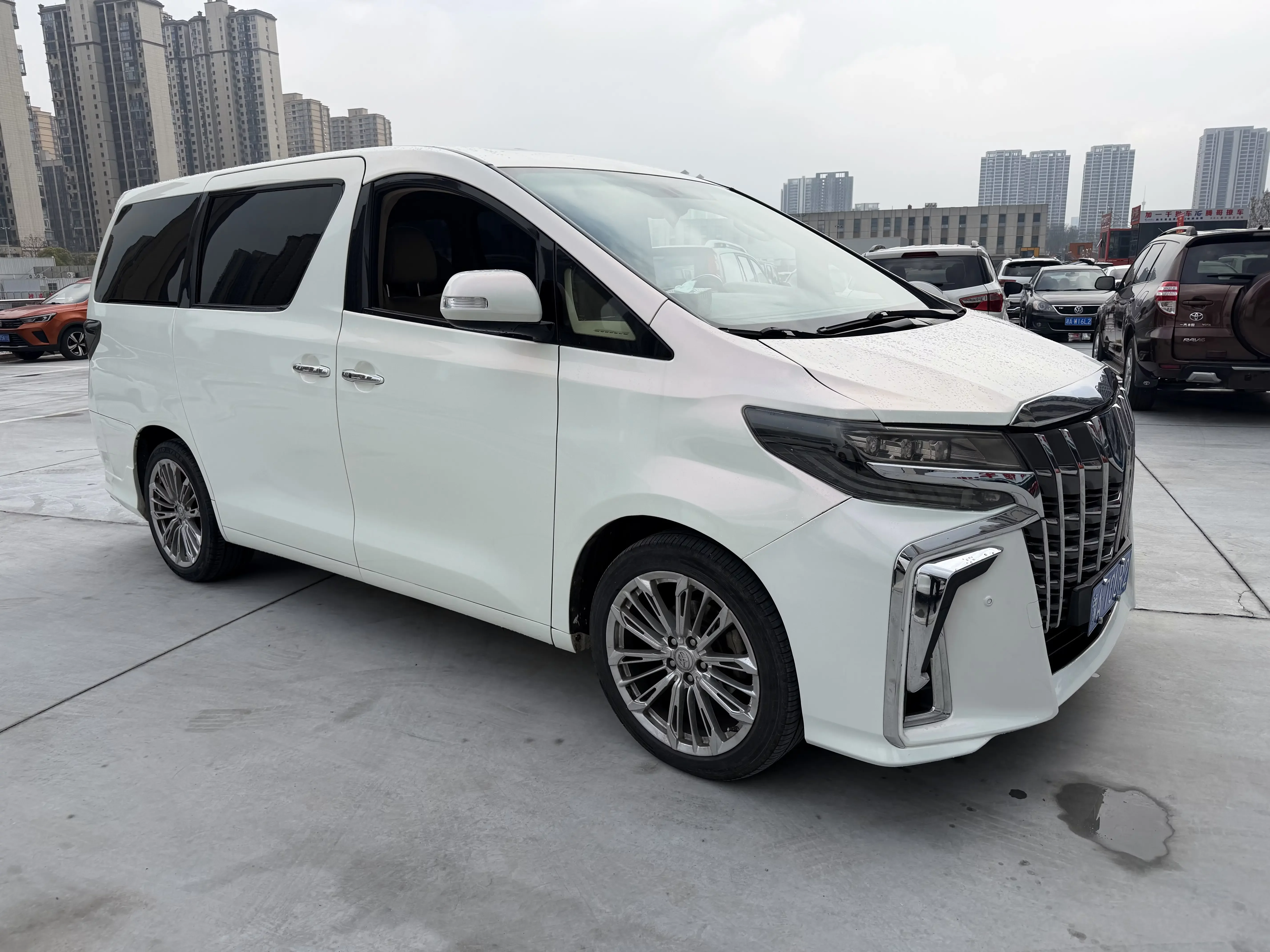 Toyota Alphard (Elfa)