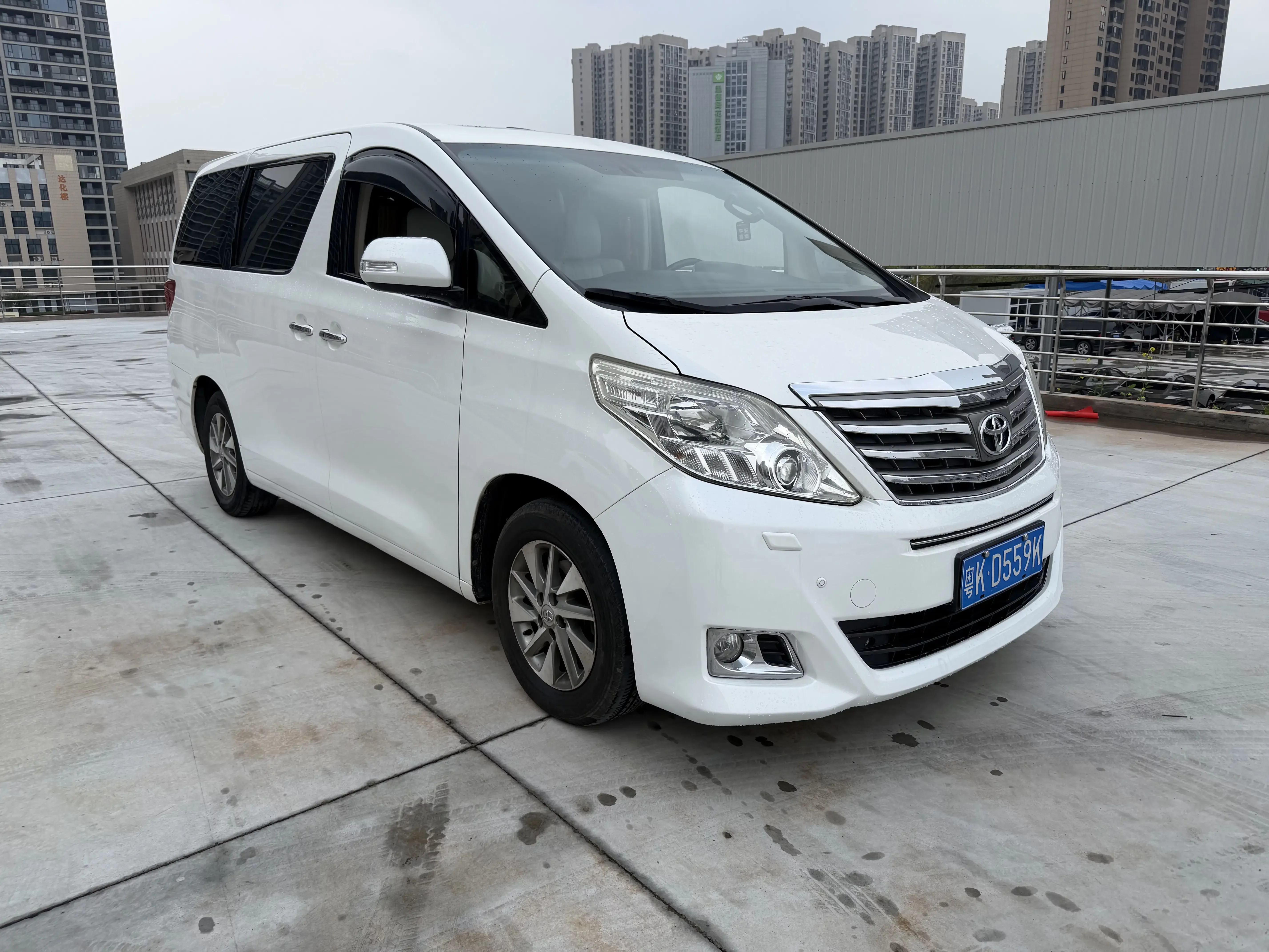 Toyota Alphard (Elfa)